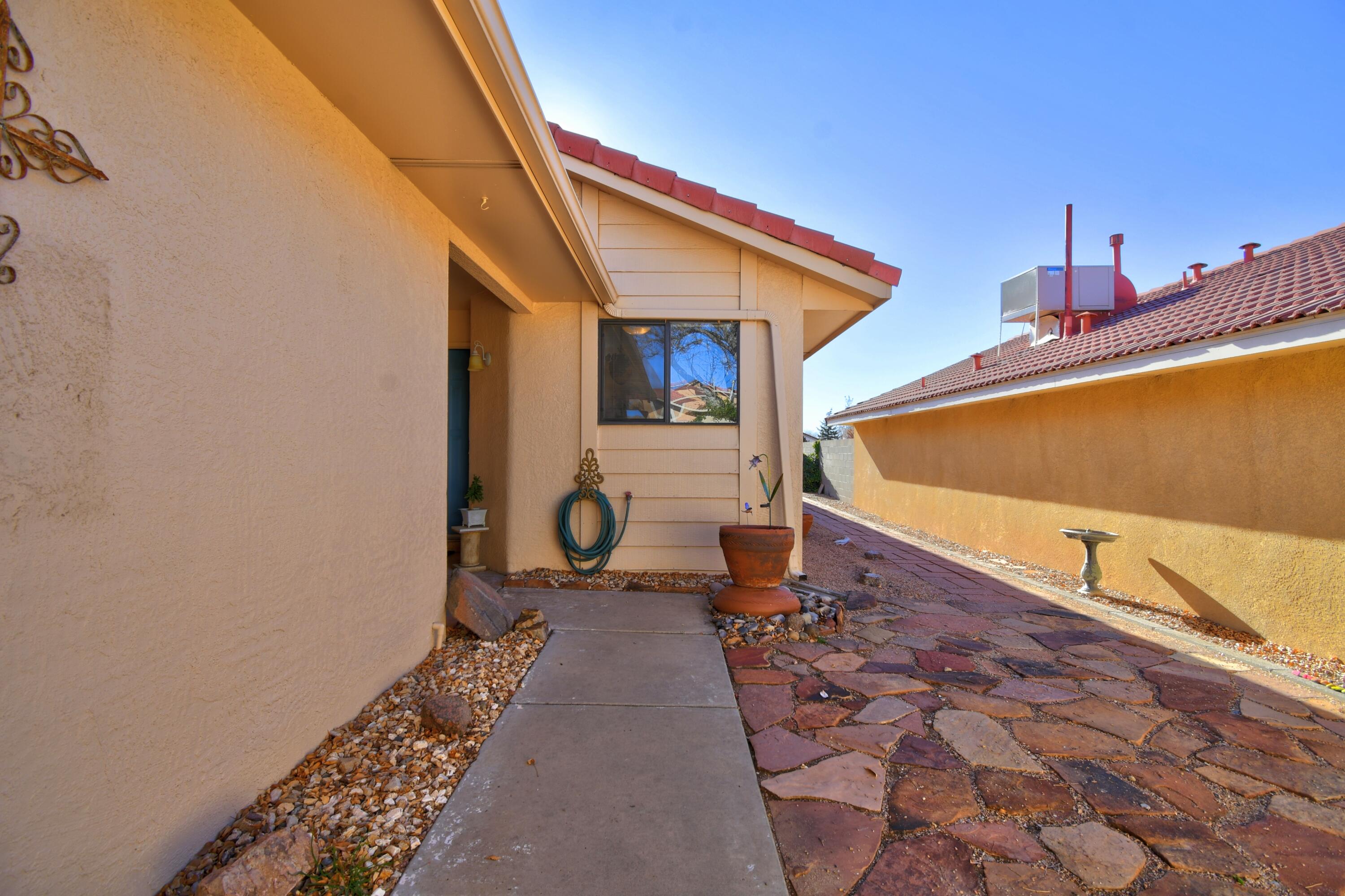 10232 Casador Del Oso NE