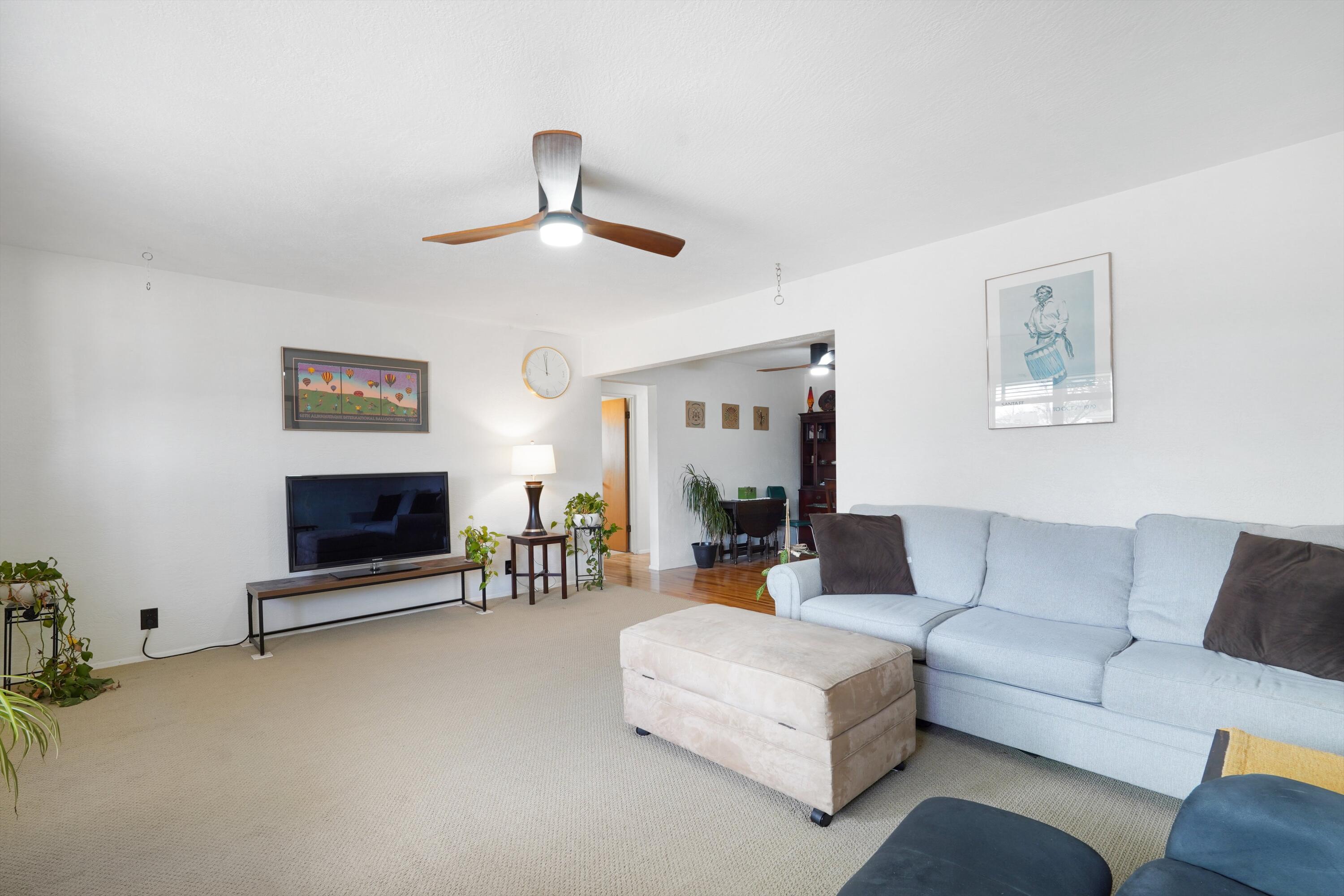 1113 Glorieta Street NE