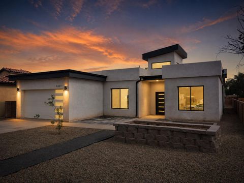 Homes For Sale - 1321 Van Cleave Road<br/> Albuquerque, NM 87107