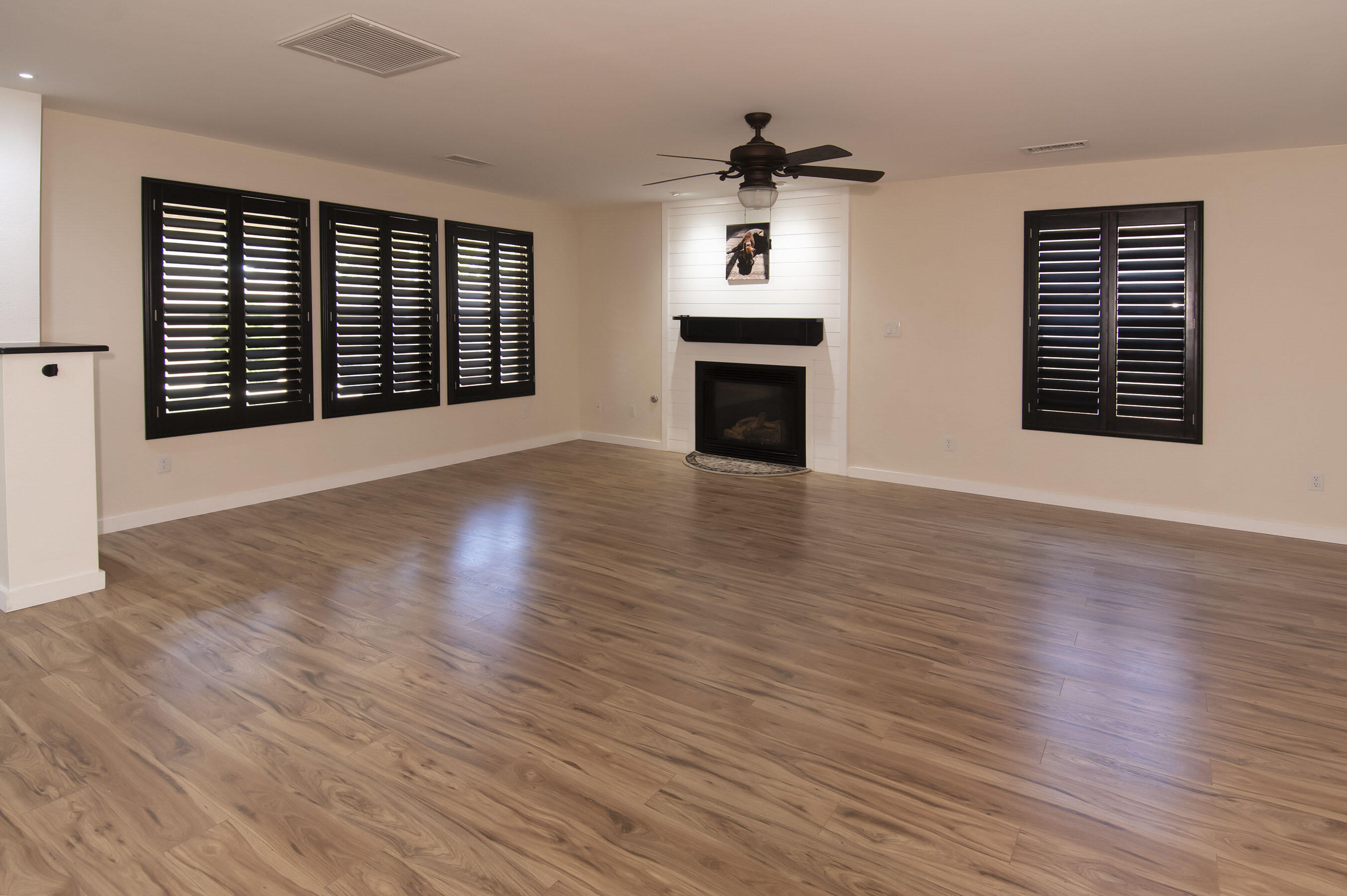 1327 El Segundo Avenue NE