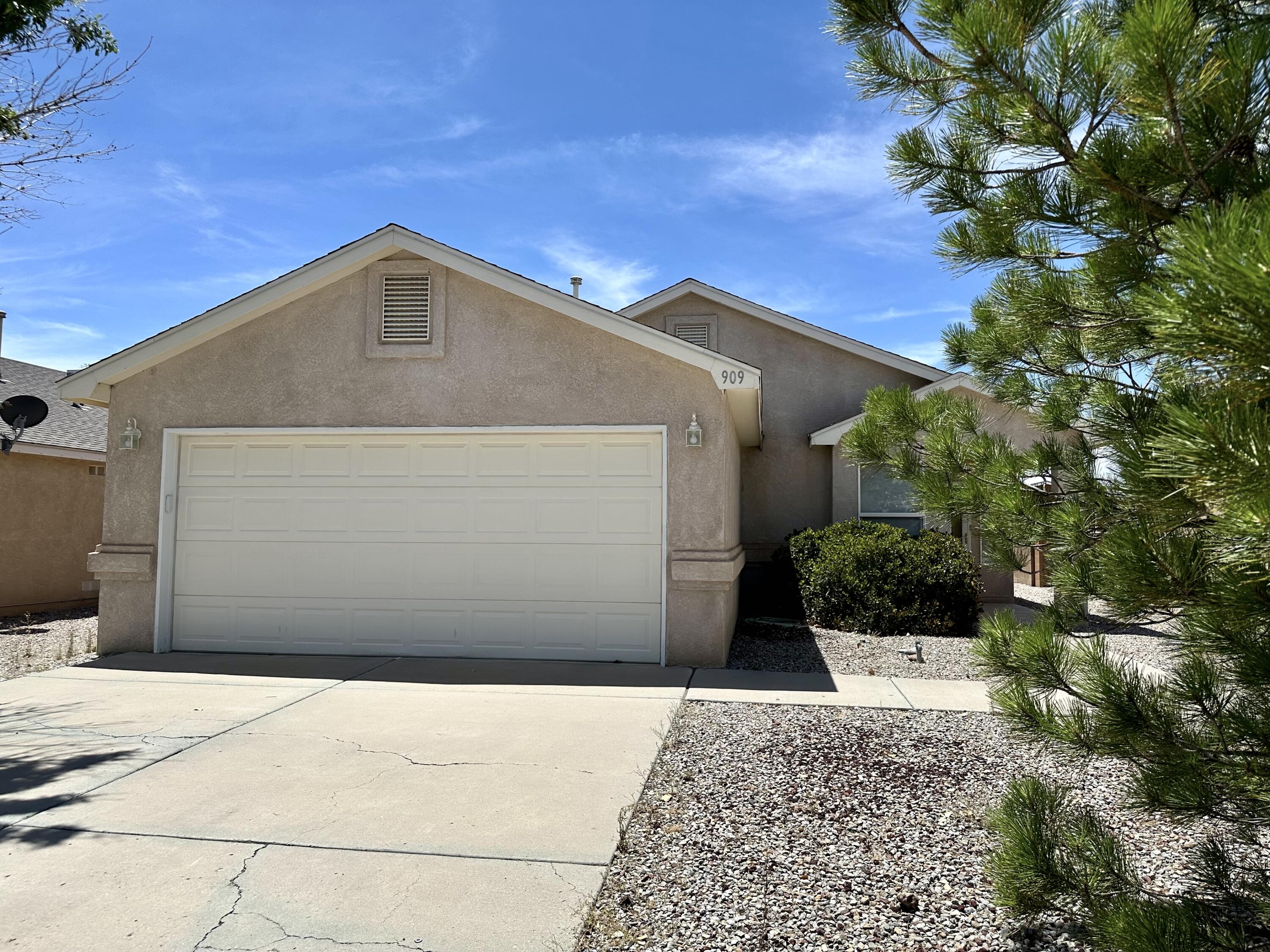 909 Benjamin Drive SE