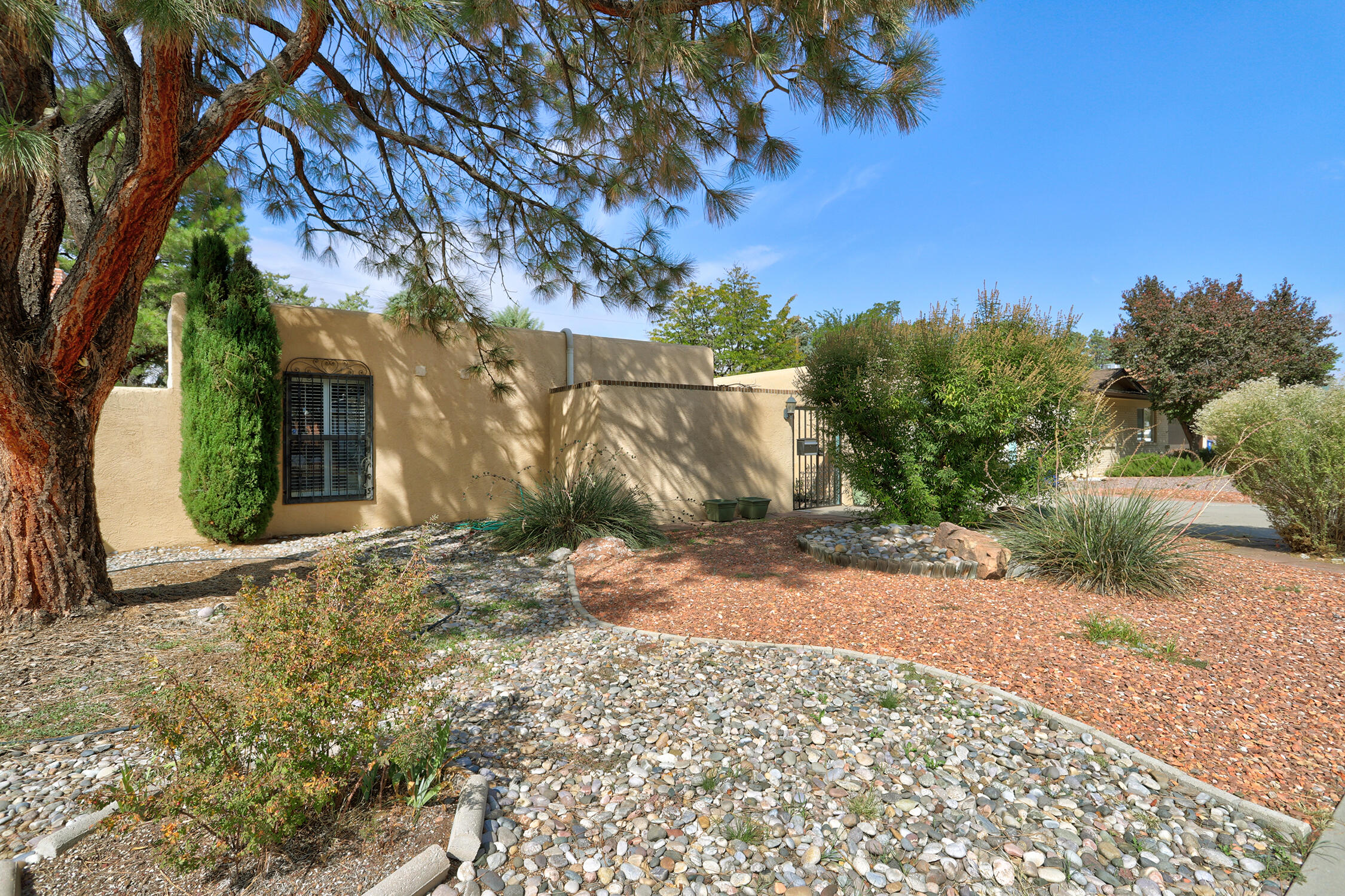 2829 Indiana Street NE