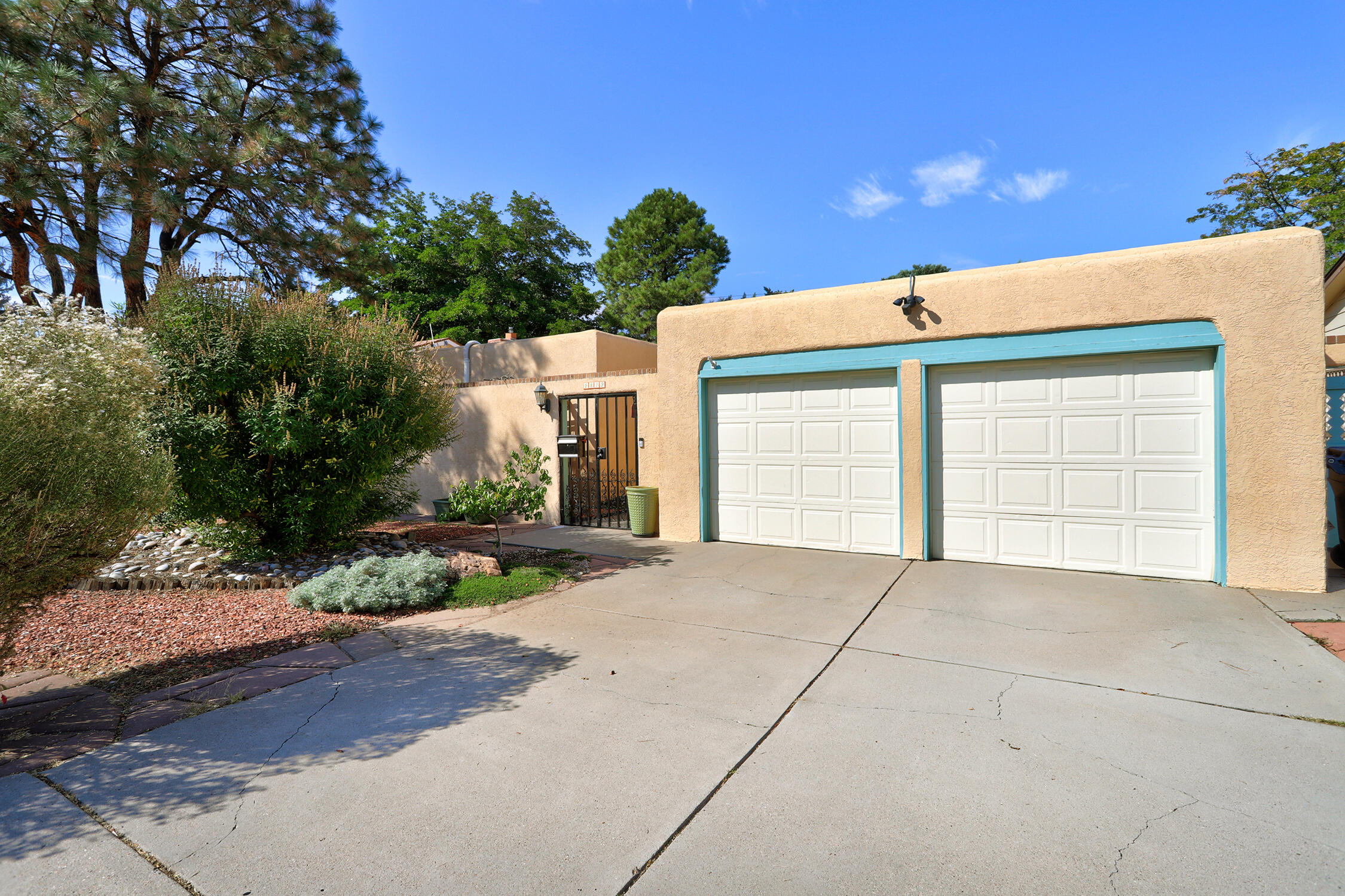 2829 Indiana Street NE