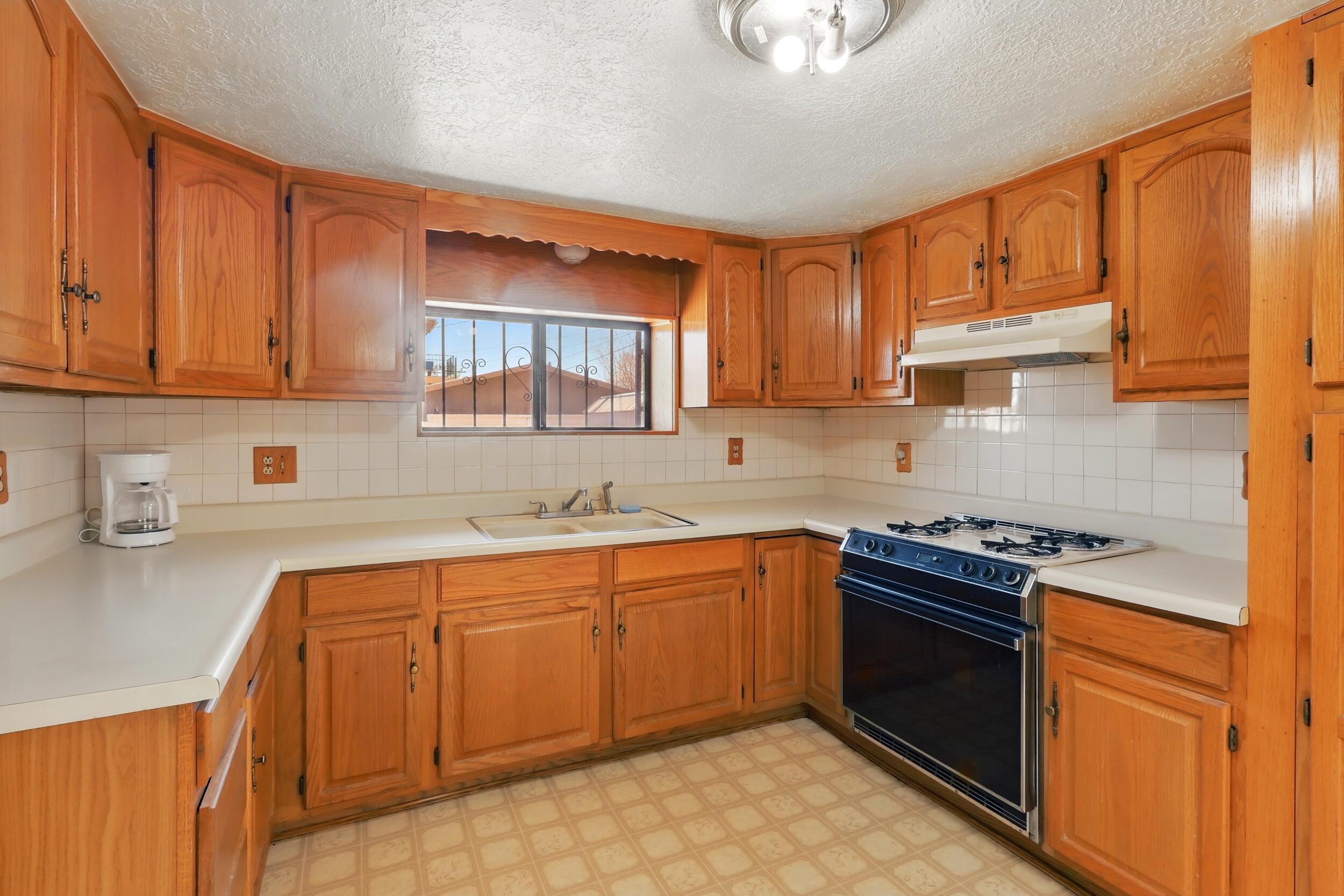 316 Camino Seis, Albuquerque, New Mexico image 17