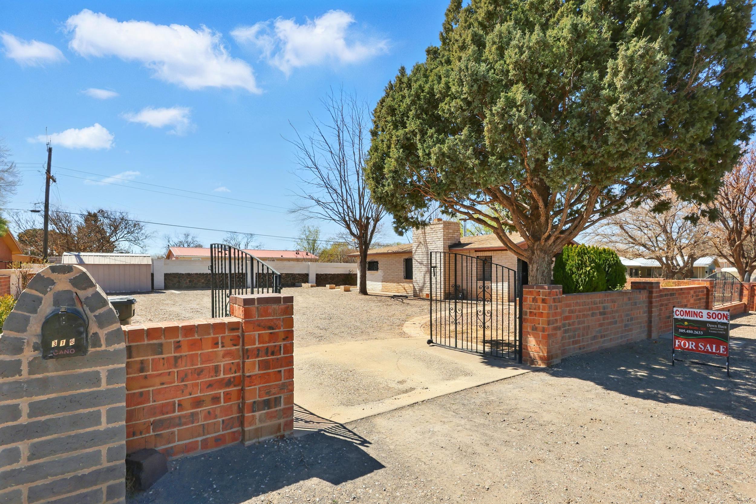316 Camino Seis, Albuquerque, New Mexico image 2