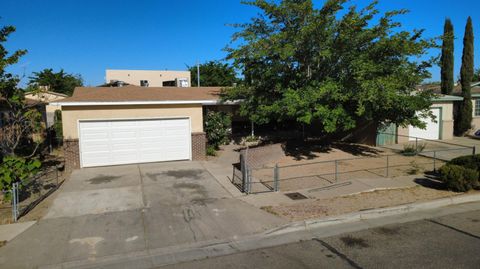 Photo of 1337 Lucretia Street SW, Albuquerque, NM 87121 (MLS # 1102505)