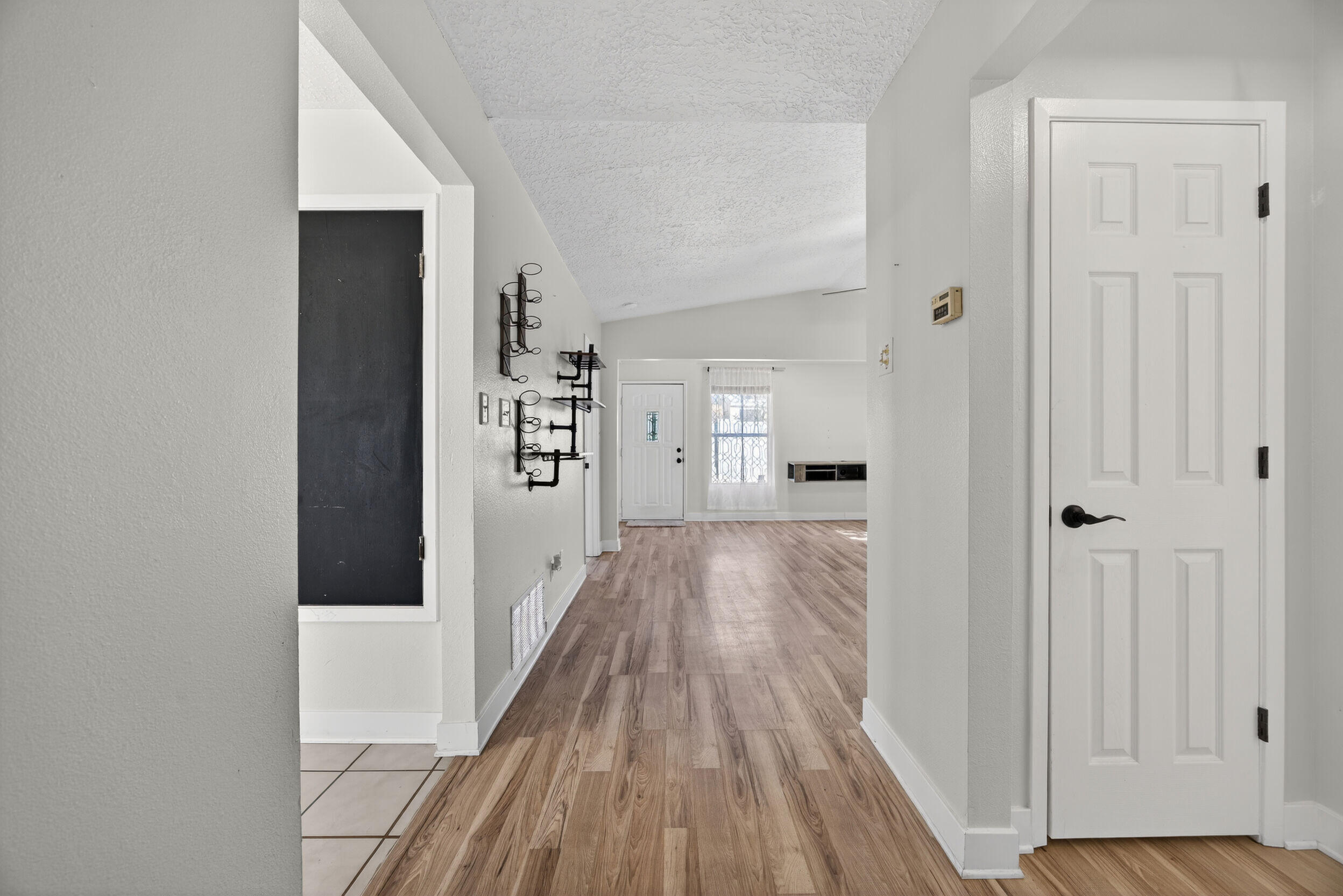 2500 Stallion Loop SE