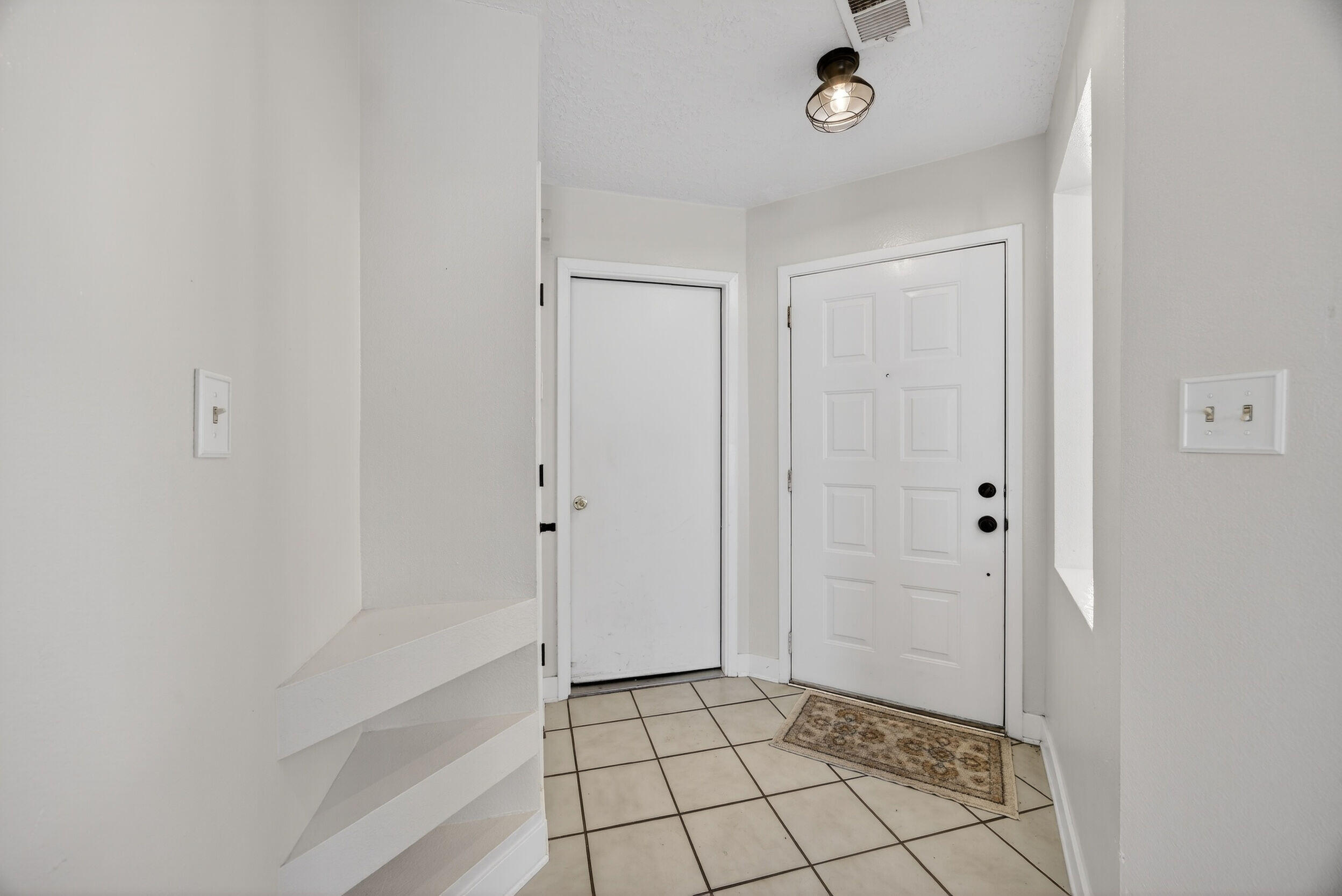 2500 Stallion Loop SE