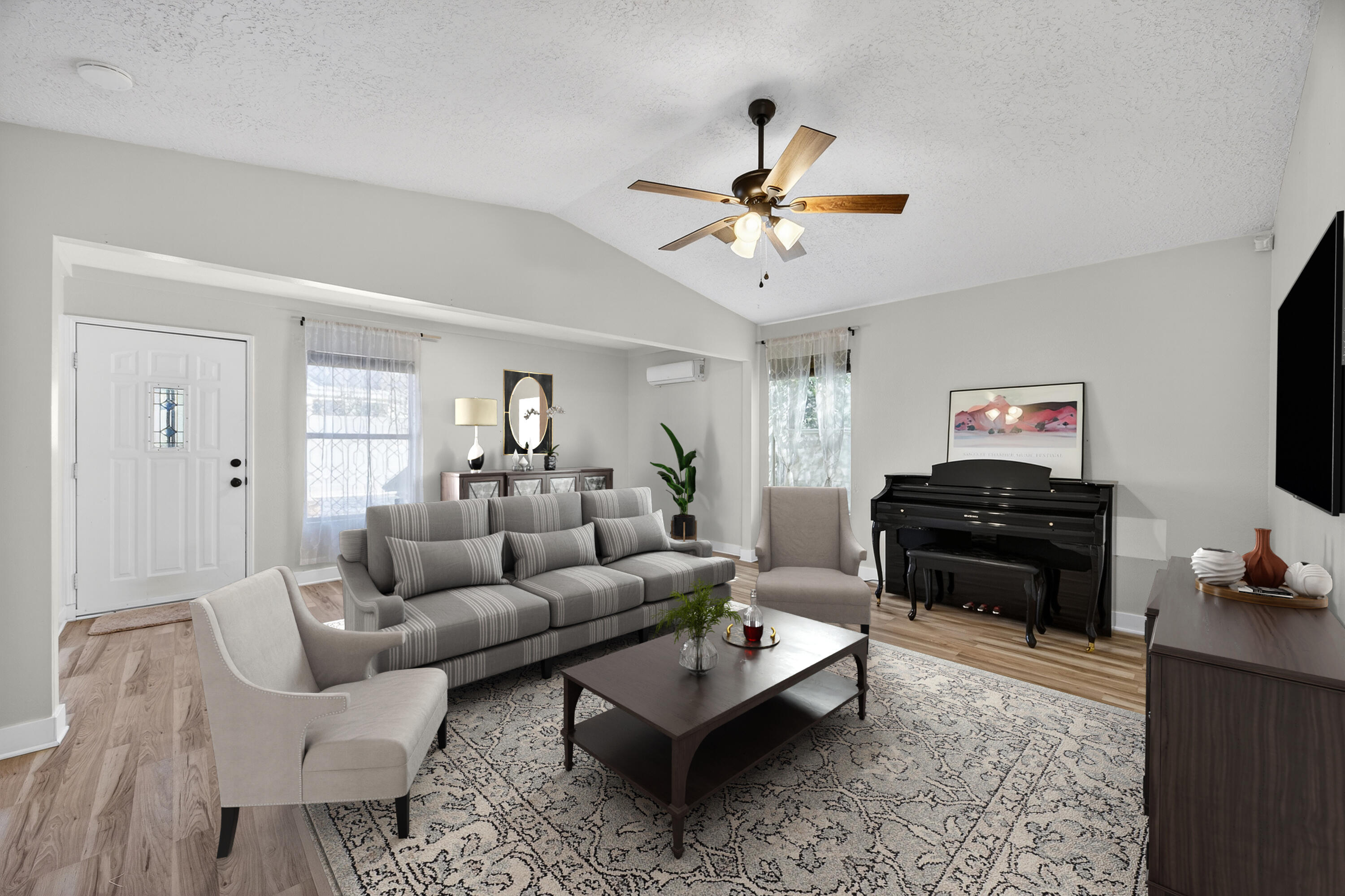 2500 Stallion Loop SE