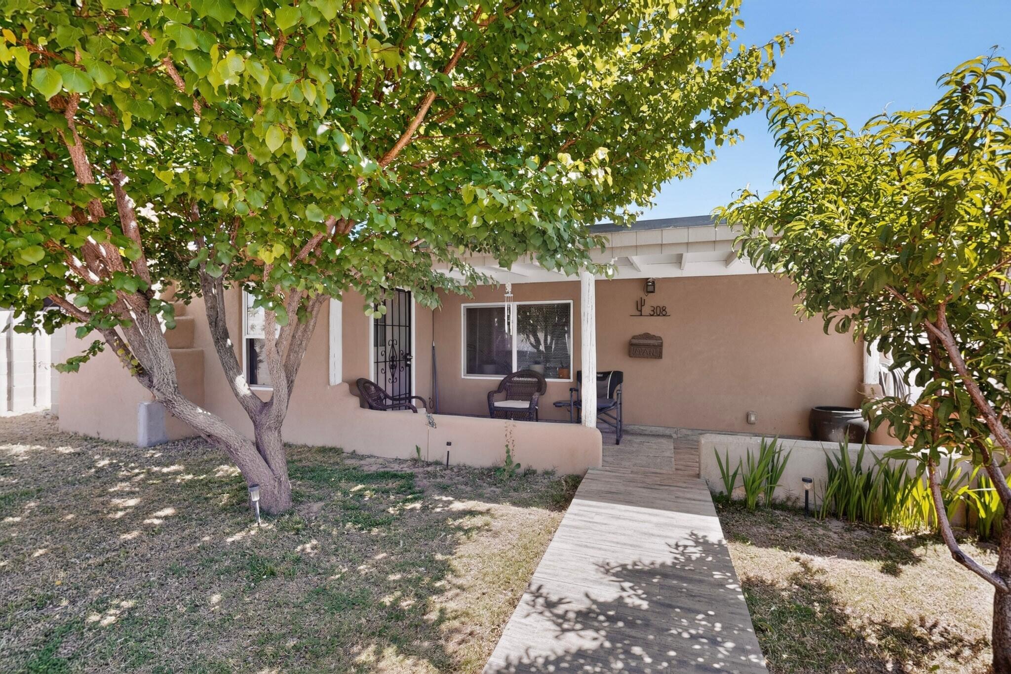 308 Dolores Drive NW