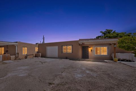 Photo of 308 Dolores Drive NW, Albuquerque, NM 87105 (MLS # 1102383)