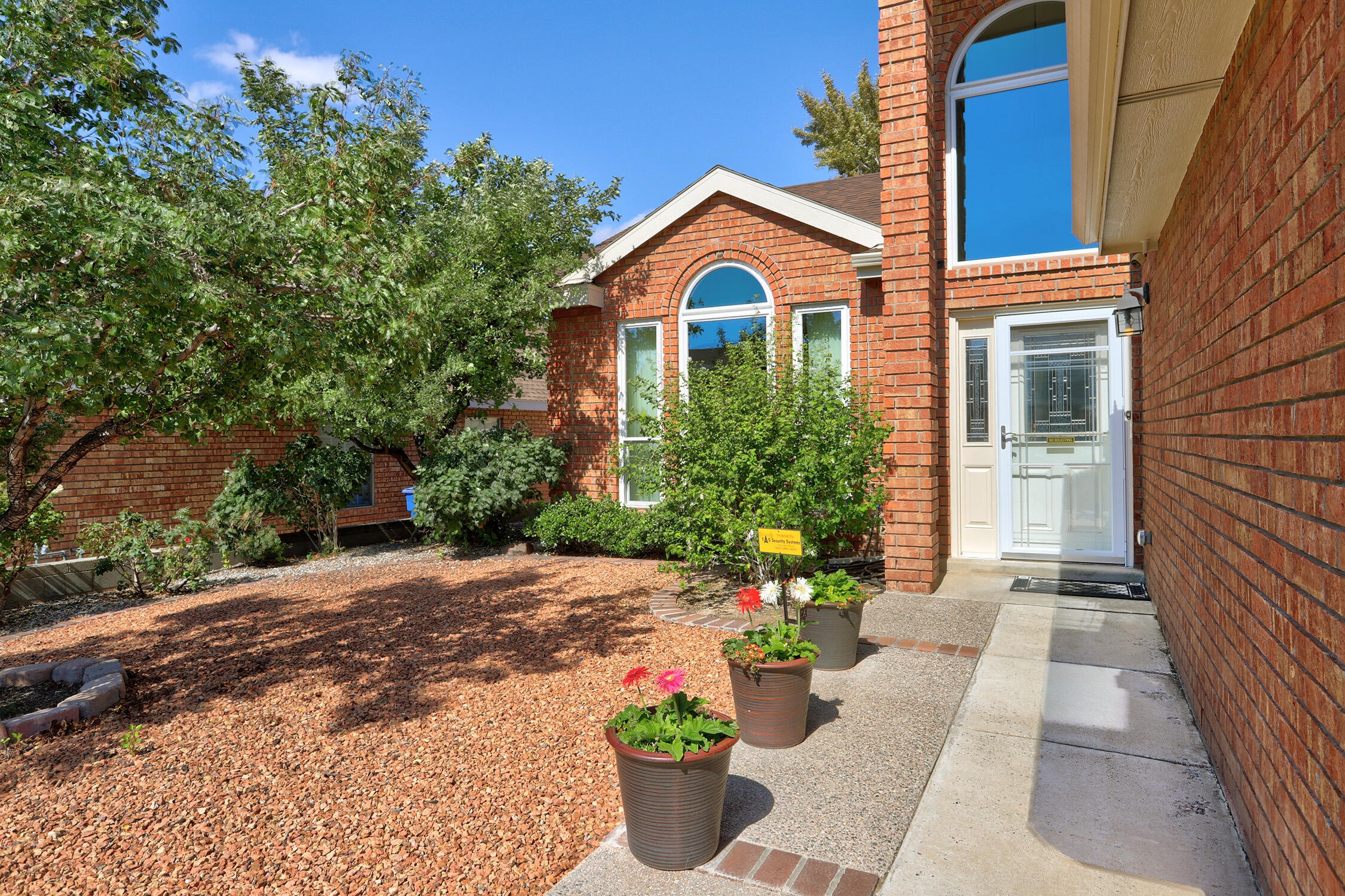 8701 Hampton Avenue NE