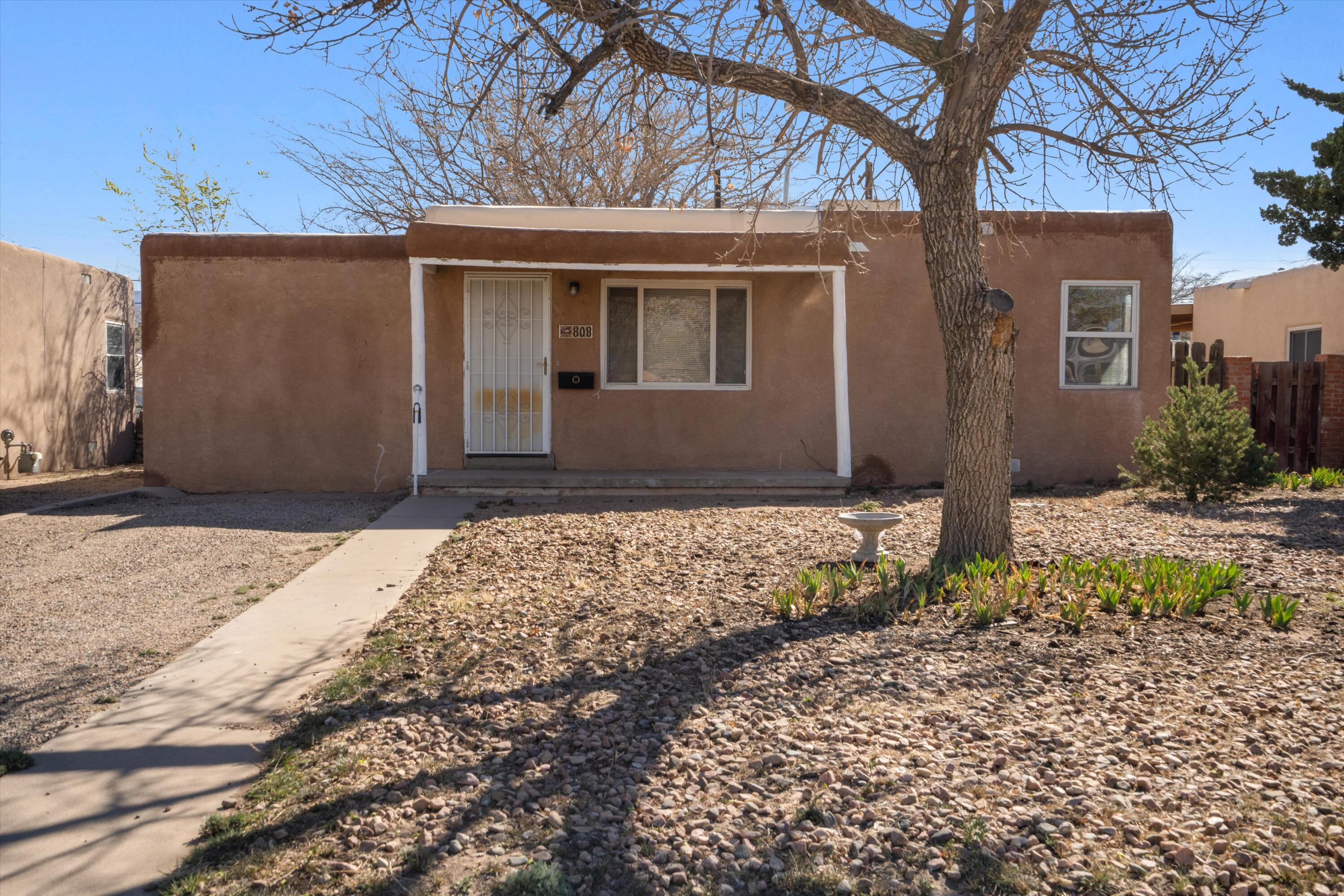 808 Alvarado Drive, Albuquerque, New Mexico image 2