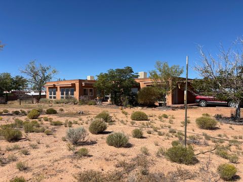 Photo of 25 JENNIFER Street, Belen, NM 87002 (MLS # 1092347)