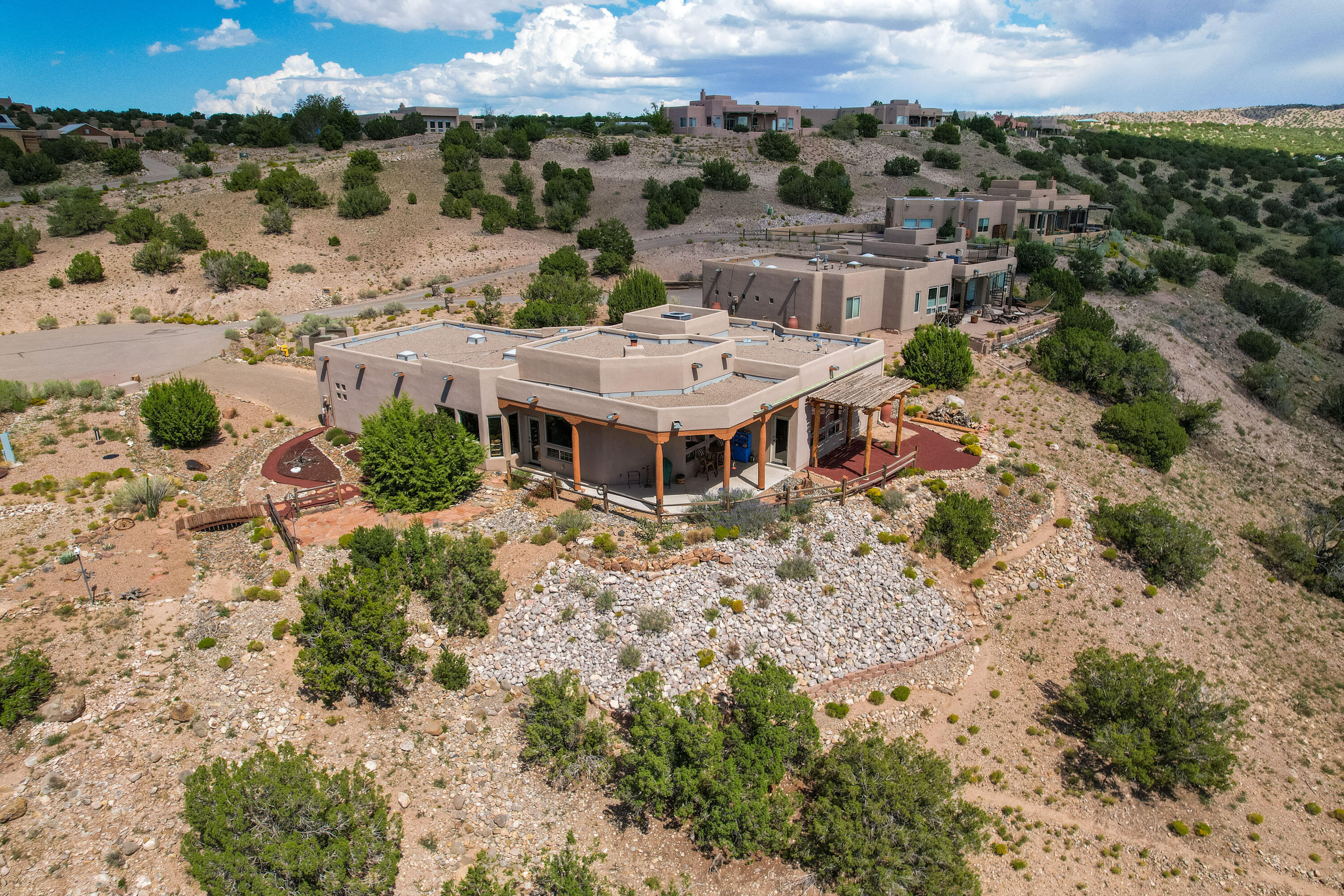 5 CREEKSIDE Court