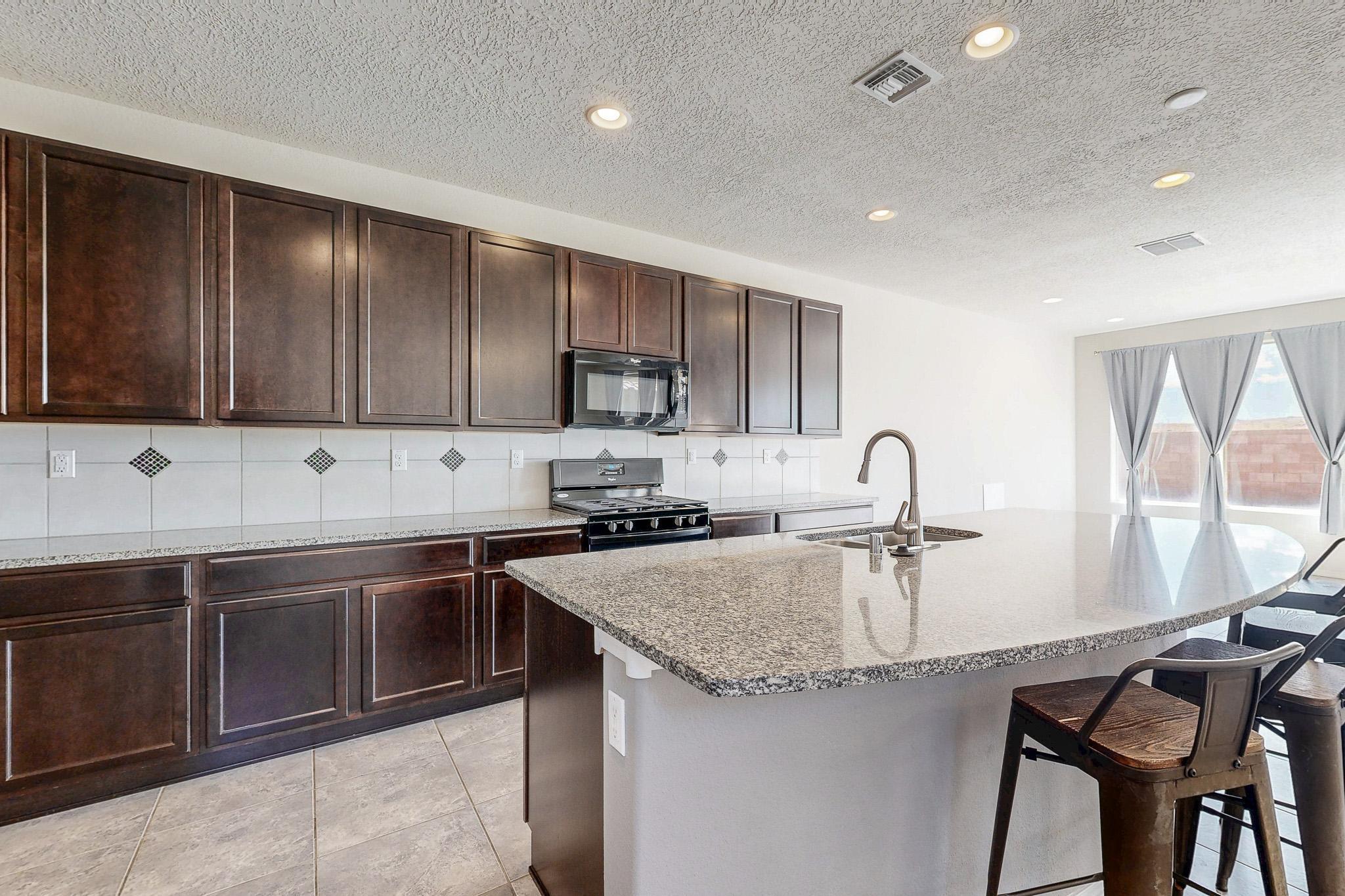 8740 Abierto Vista Circle, Albuquerque, New Mexico image 6