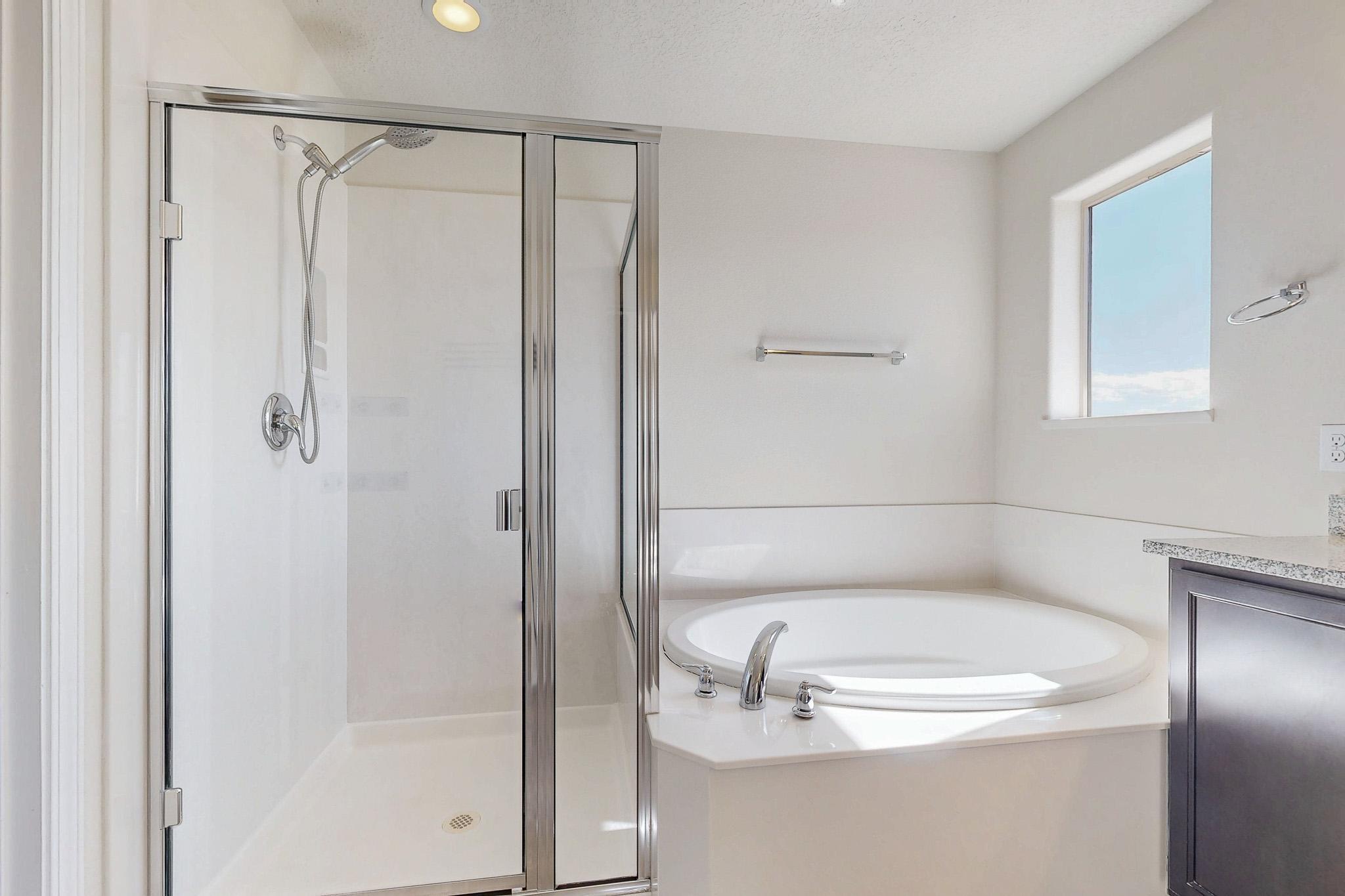 8740 Abierto Vista Circle, Albuquerque, New Mexico image 24