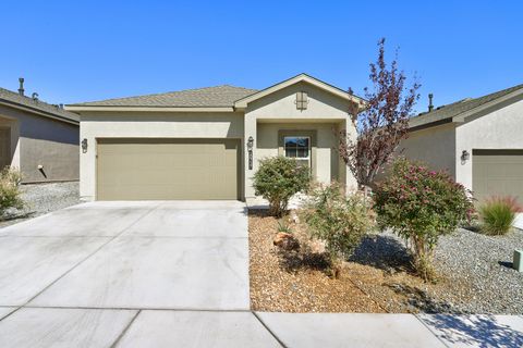 Photo of 10737 Sabino Loop SW, Albuquerque, NM 87121 (MLS # 1093759)
