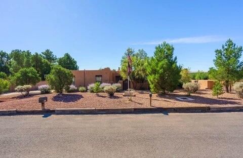 Photo of 5900 Jones Place NW, Albuquerque, NM 87120 (MLS # 1102037)