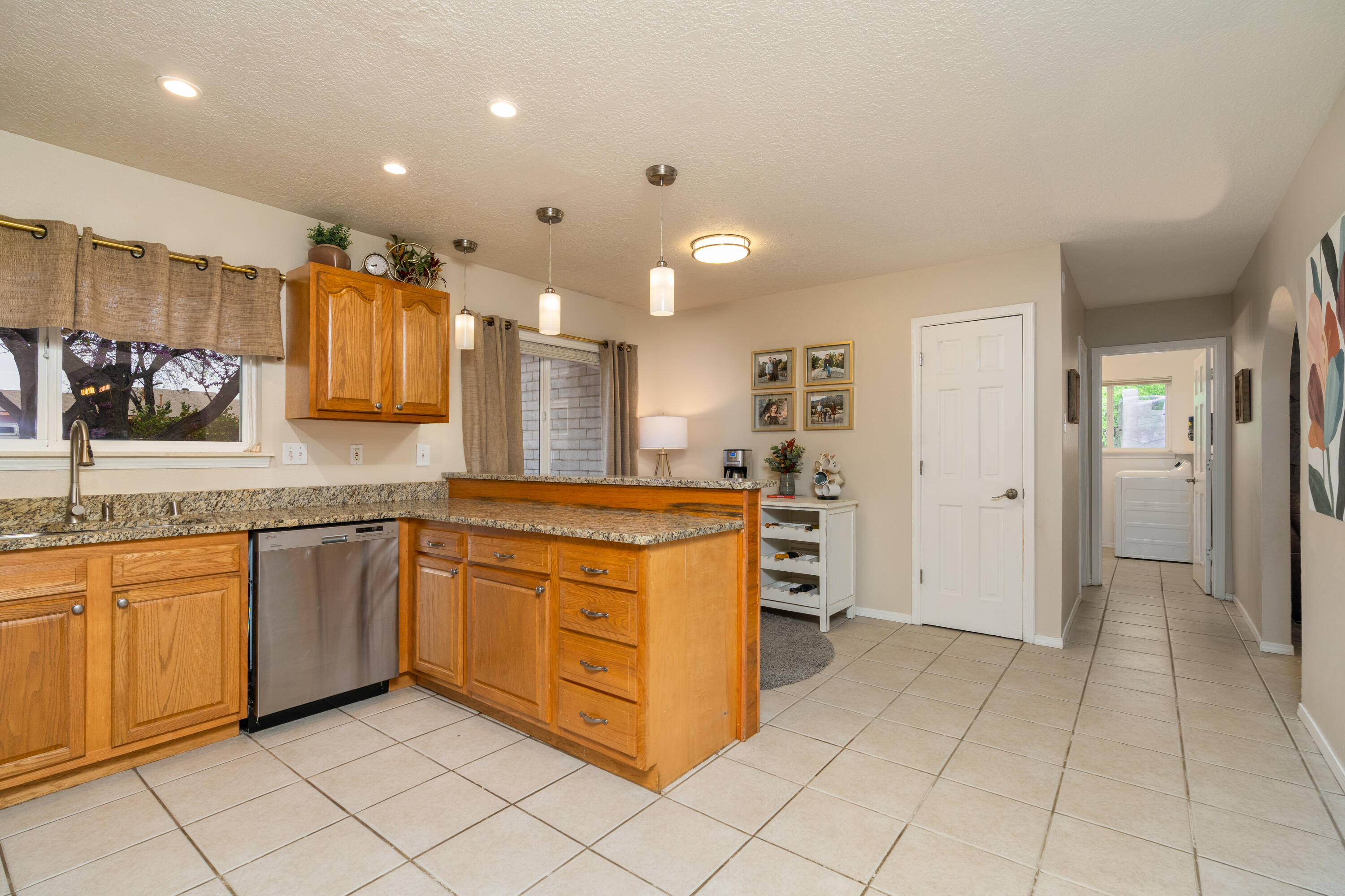8138 Avenida La Prestina, Albuquerque, New Mexico image 10