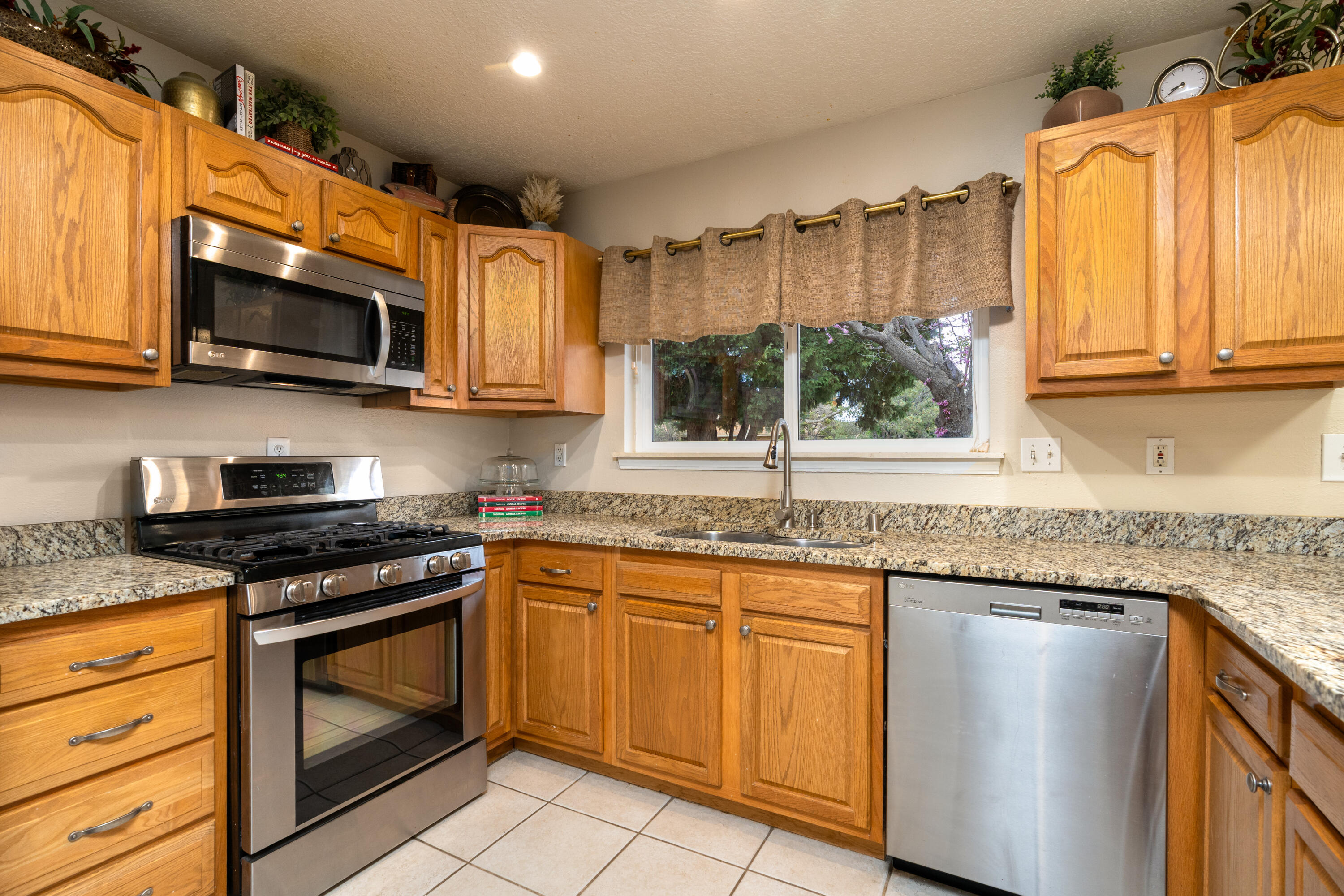 8138 Avenida La Prestina, Albuquerque, New Mexico image 9