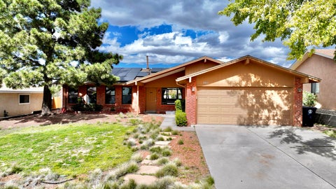 Photo of 10813 Hagen Road NE, Albuquerque, NM 87111 (MLS # 1112594)