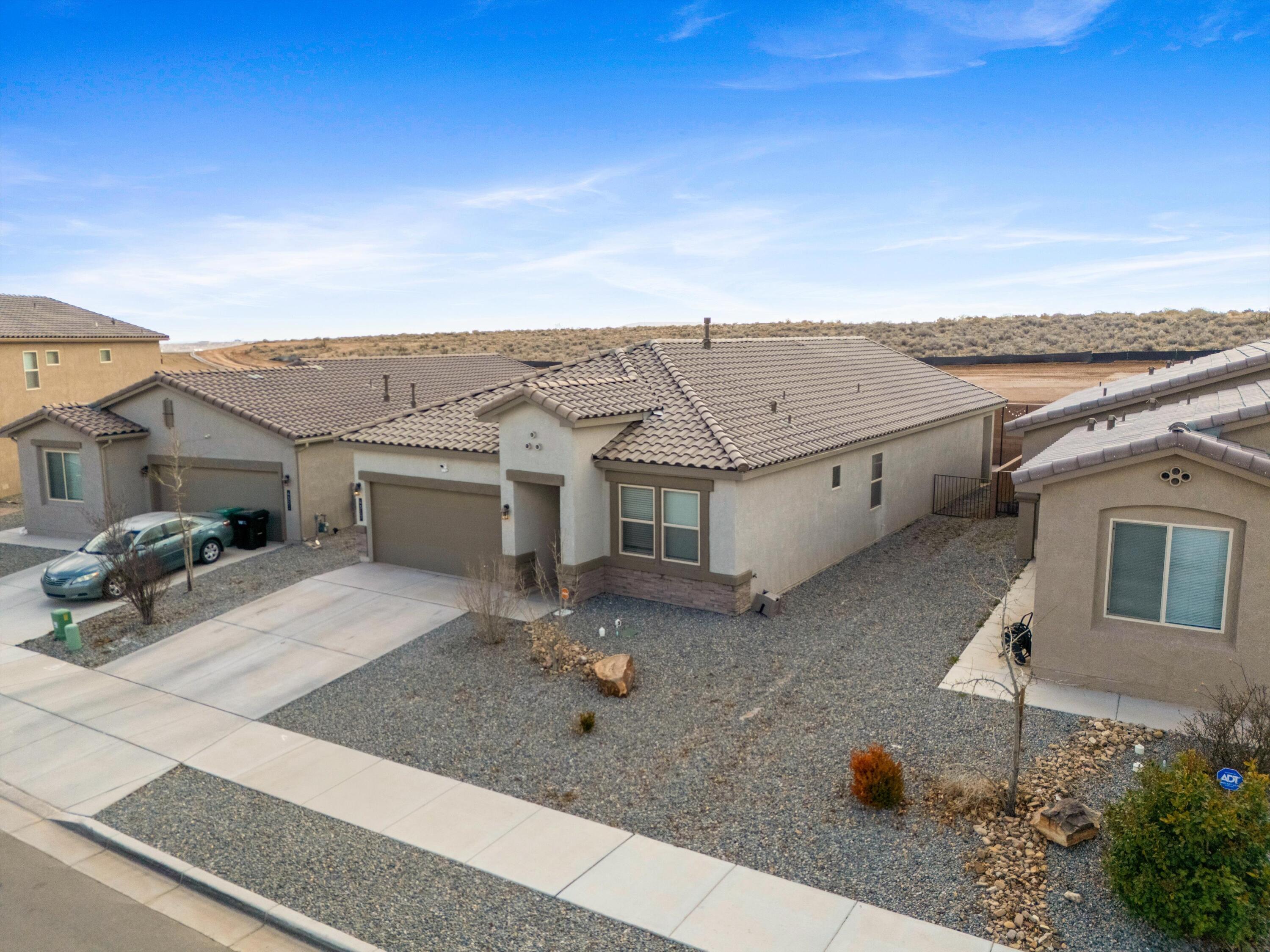 4317 Skyline Loop NE