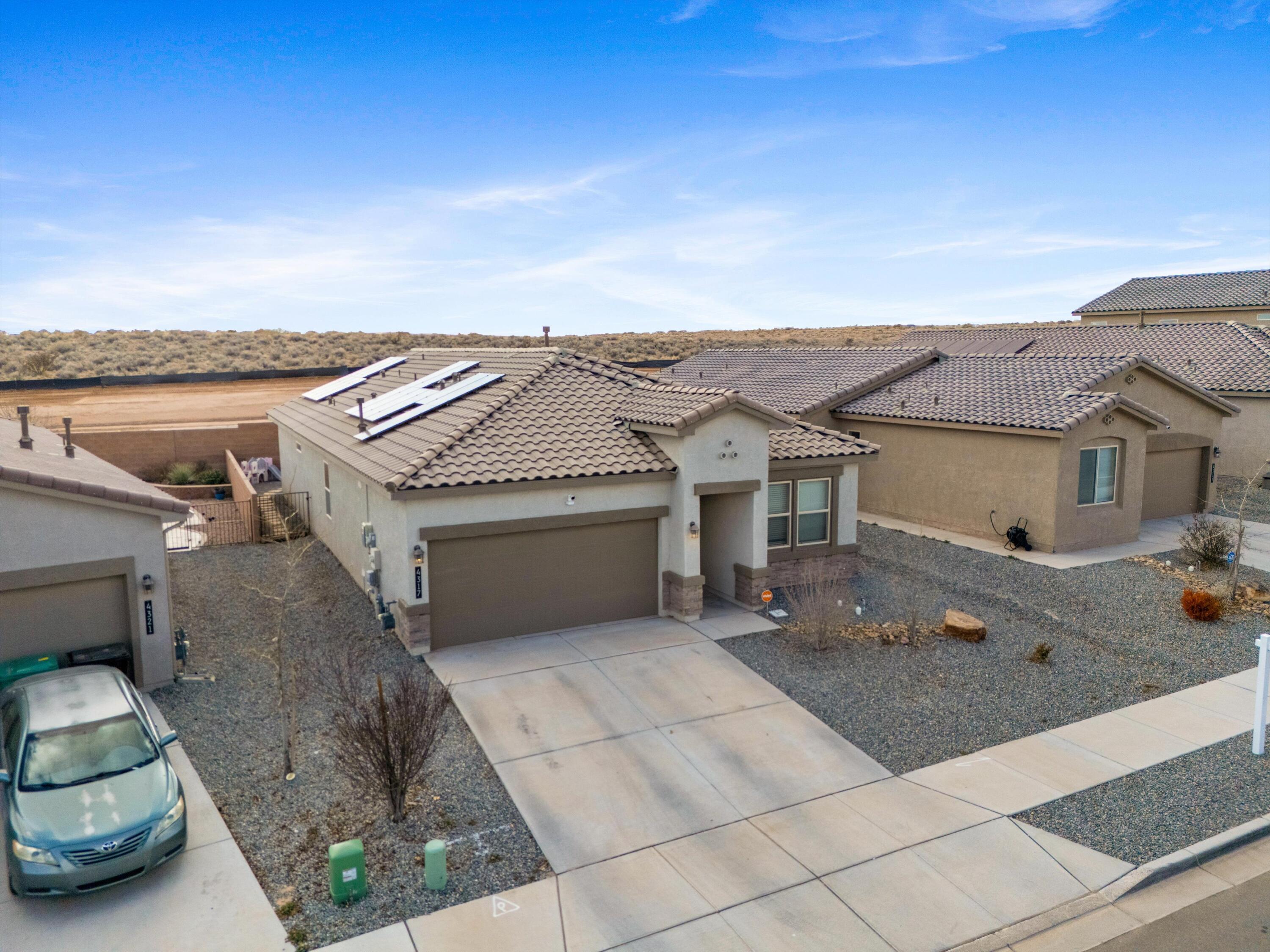 4317 Skyline Loop NE