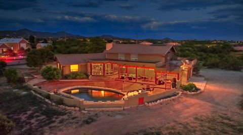 Photo of 102 Rabbit Road, Santa Fe, NM 87508 (MLS # 1077546)