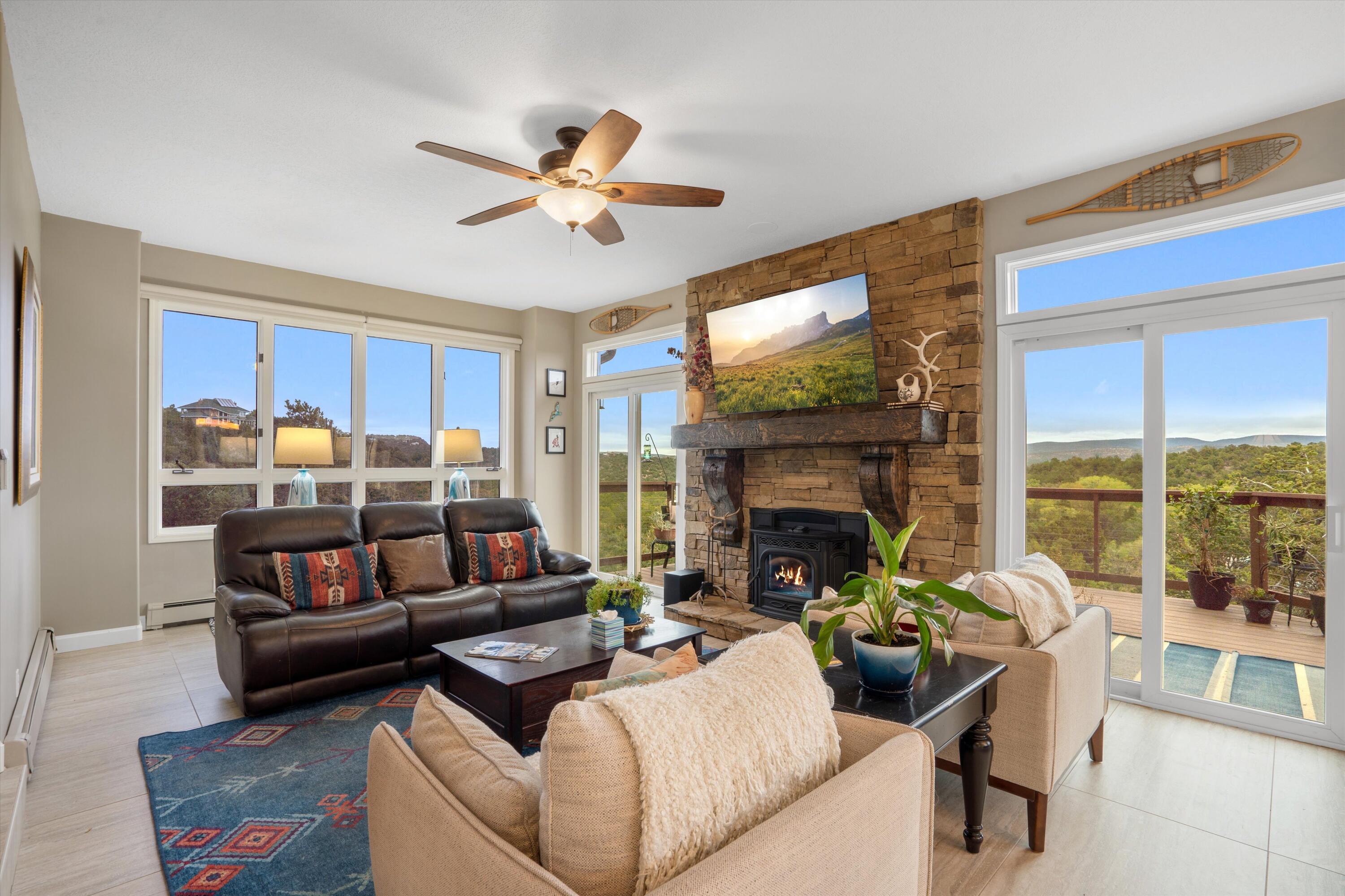 48 Casa Loma Road, Cedar Crest, New Mexico image 9