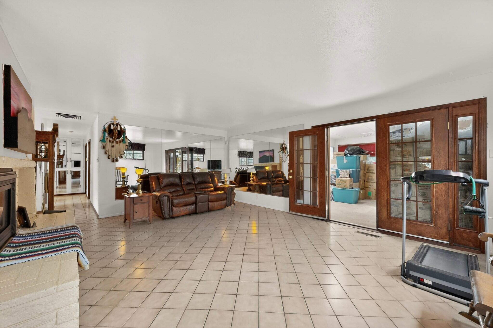 1405 Tomasita Street NE