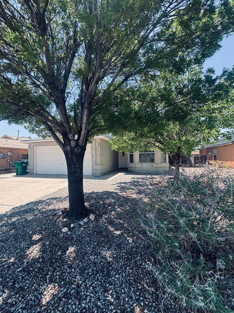 Homes For Sale - 141 18th Street<br/> Rio Rancho, NM 87124