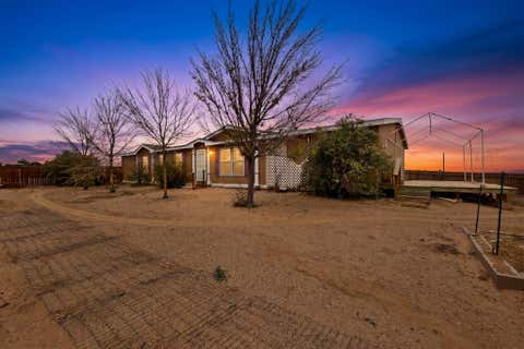 Mobile Home For Sale - 1014 25th Street<br/> Albuquerque, NM 87124