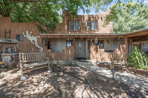 Photo of 524 Don Sosteno Road, Los Lunas, NM 87031 (MLS # 1096172)