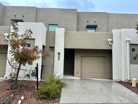 Townhouse For Sale - 267 San Clemente Avenue<br/> Albuquerque, NM 87107