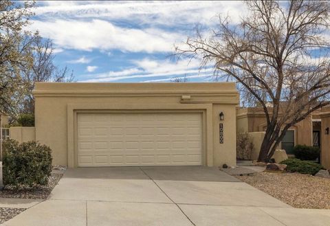 Photo of 10800 N Malaguena Lane NE, Albuquerque, NM 87111 (MLS # 1098273)