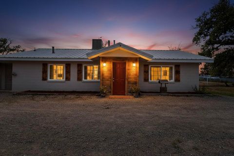 Photo of 707 JARALES Road, Belen, NM 87002 (MLS # 1092433)