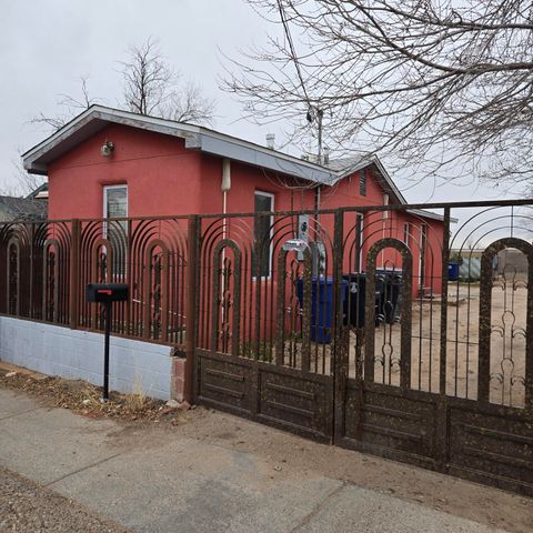 Photo of 523 Slate Avenue NE #B, Albuquerque, NM 87102 (MLS # 1099134)