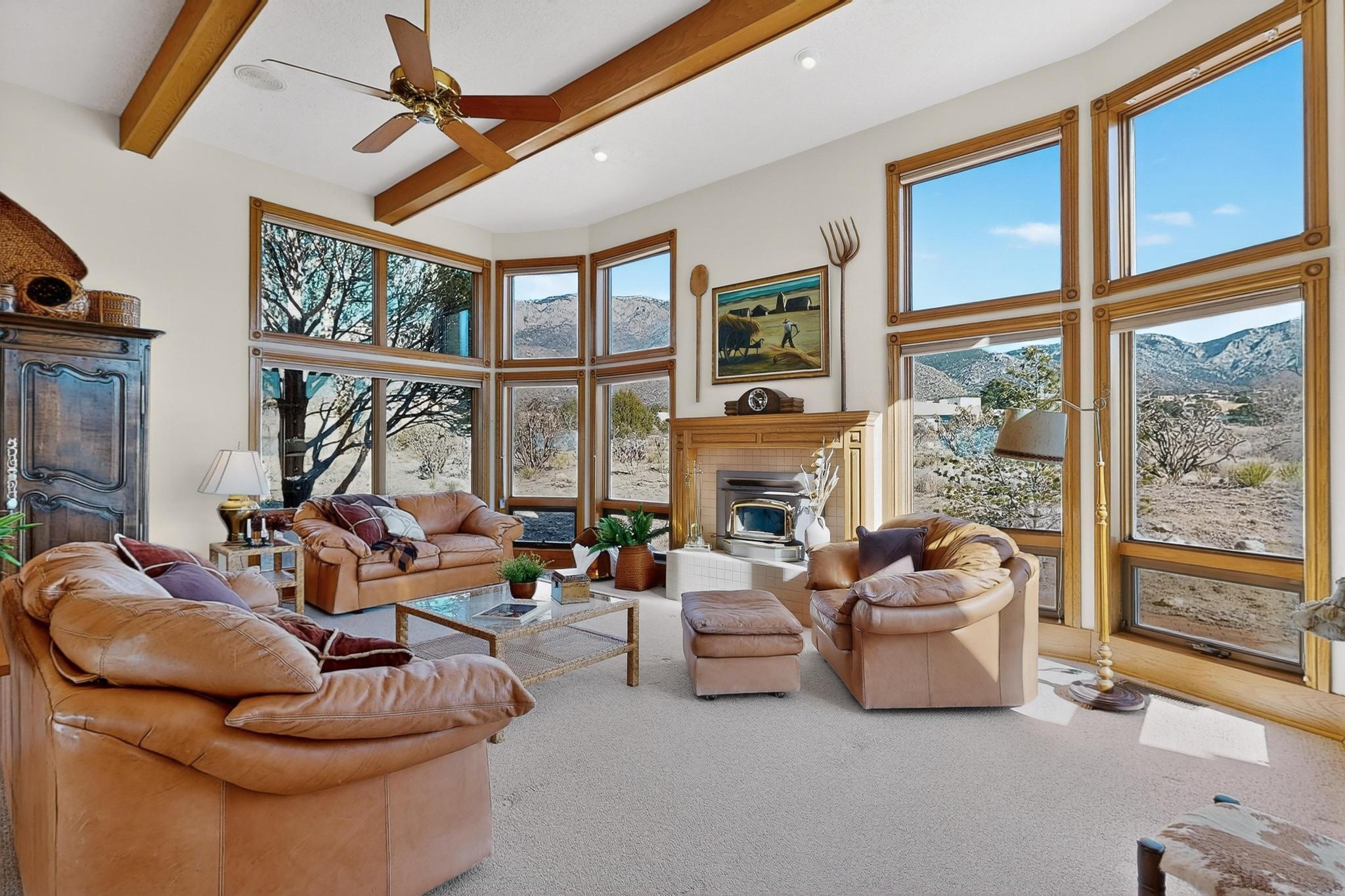 419 Live Oak Court NE