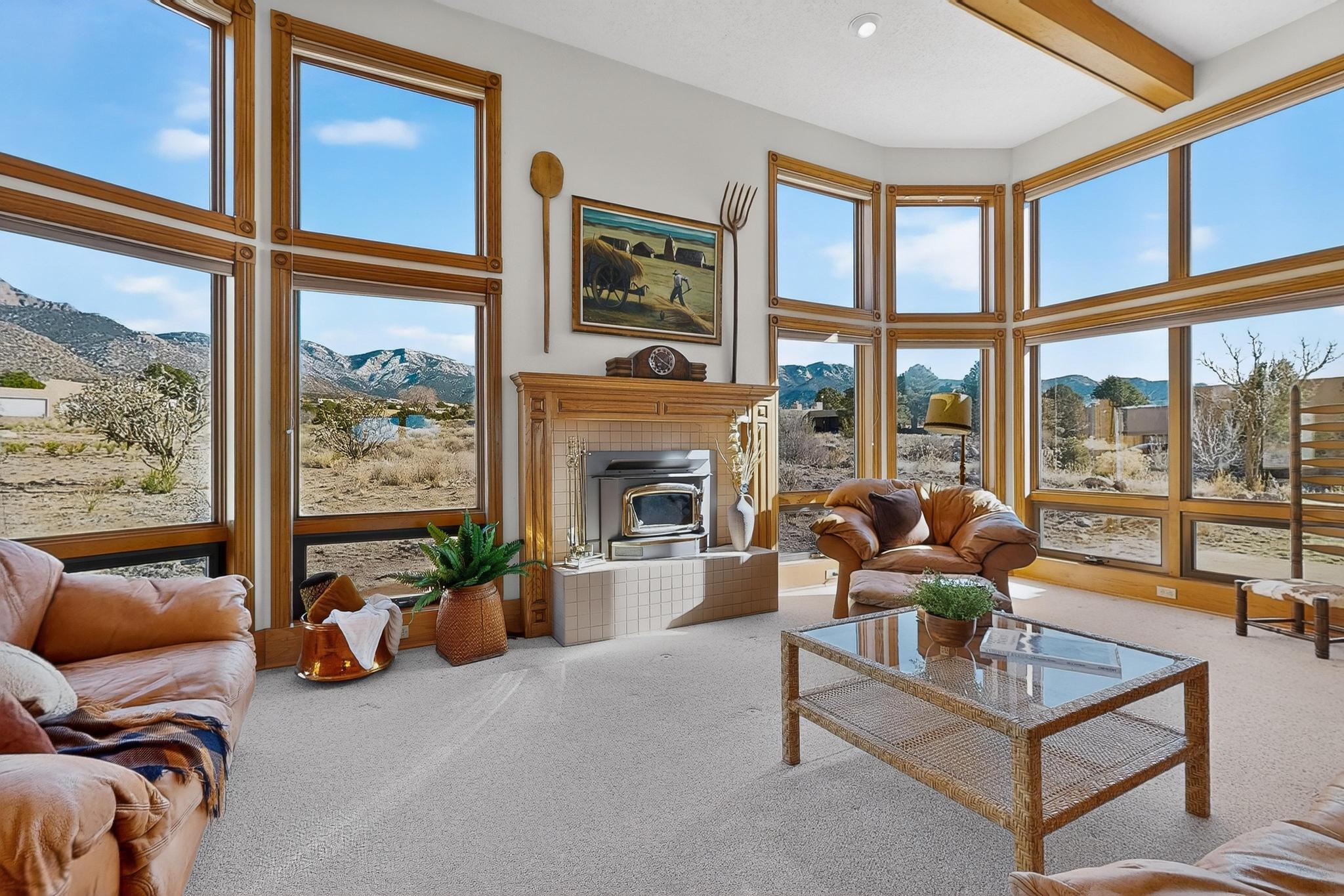 419 Live Oak Court NE