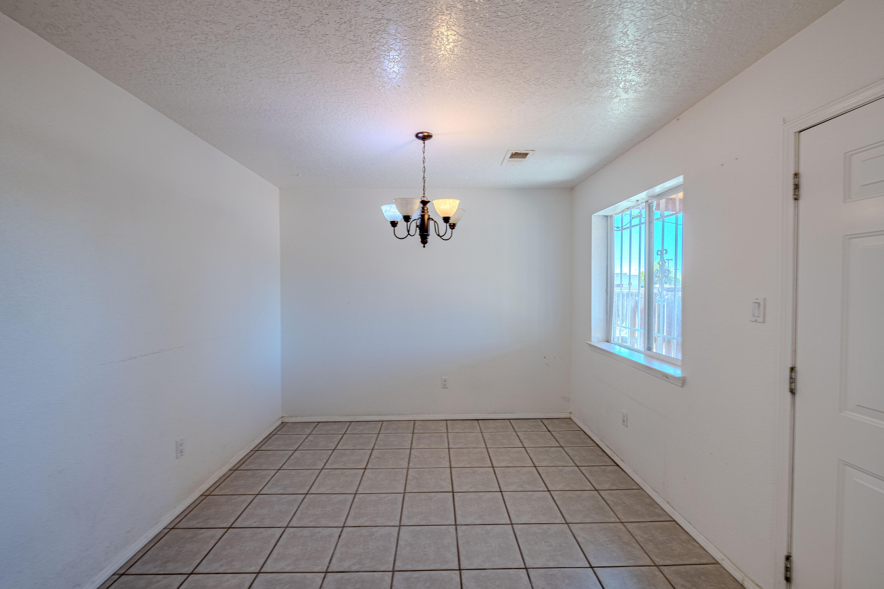 2605 Alamogordo Drive, Albuquerque, New Mexico image 8