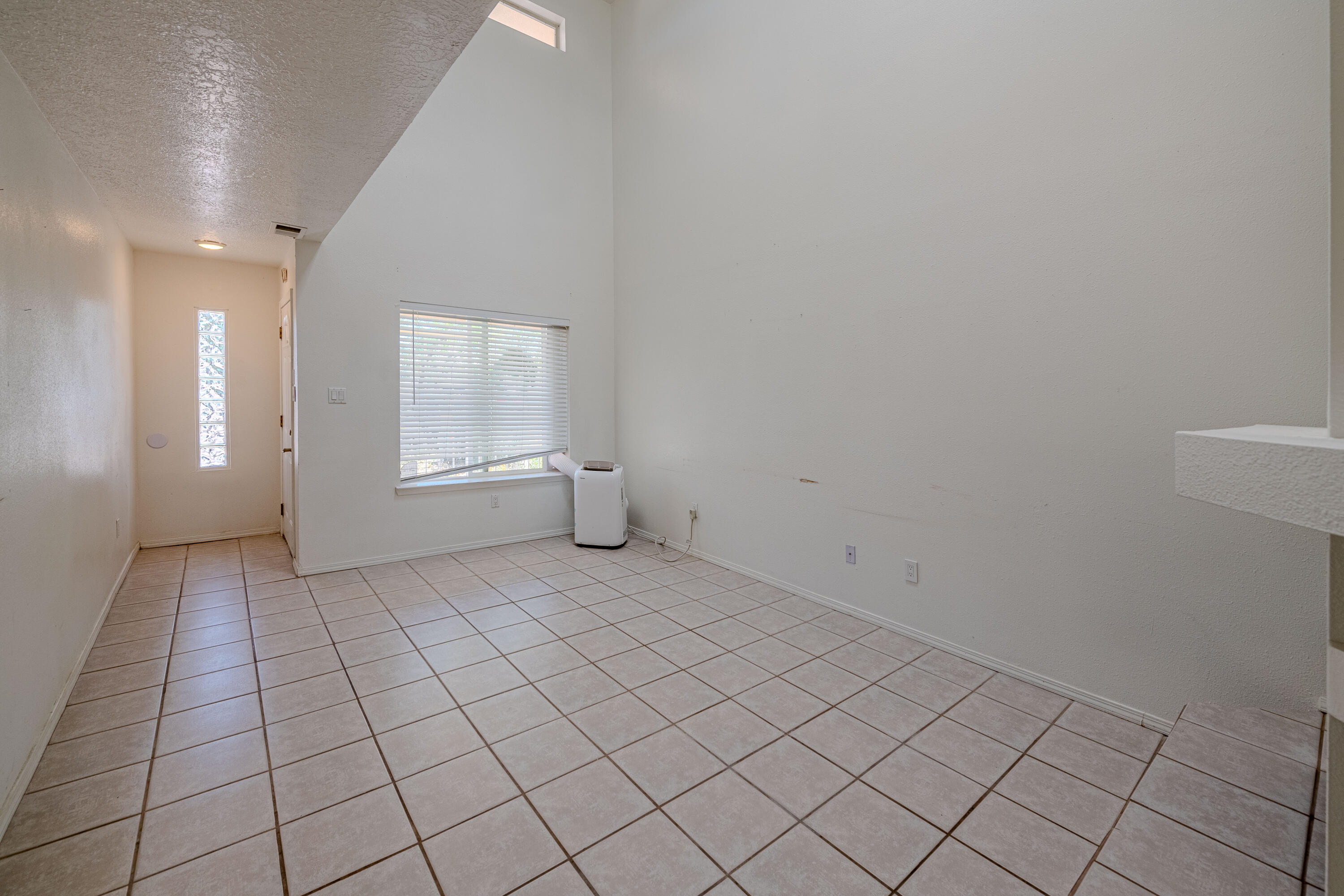 2605 Alamogordo Drive, Albuquerque, New Mexico image 4