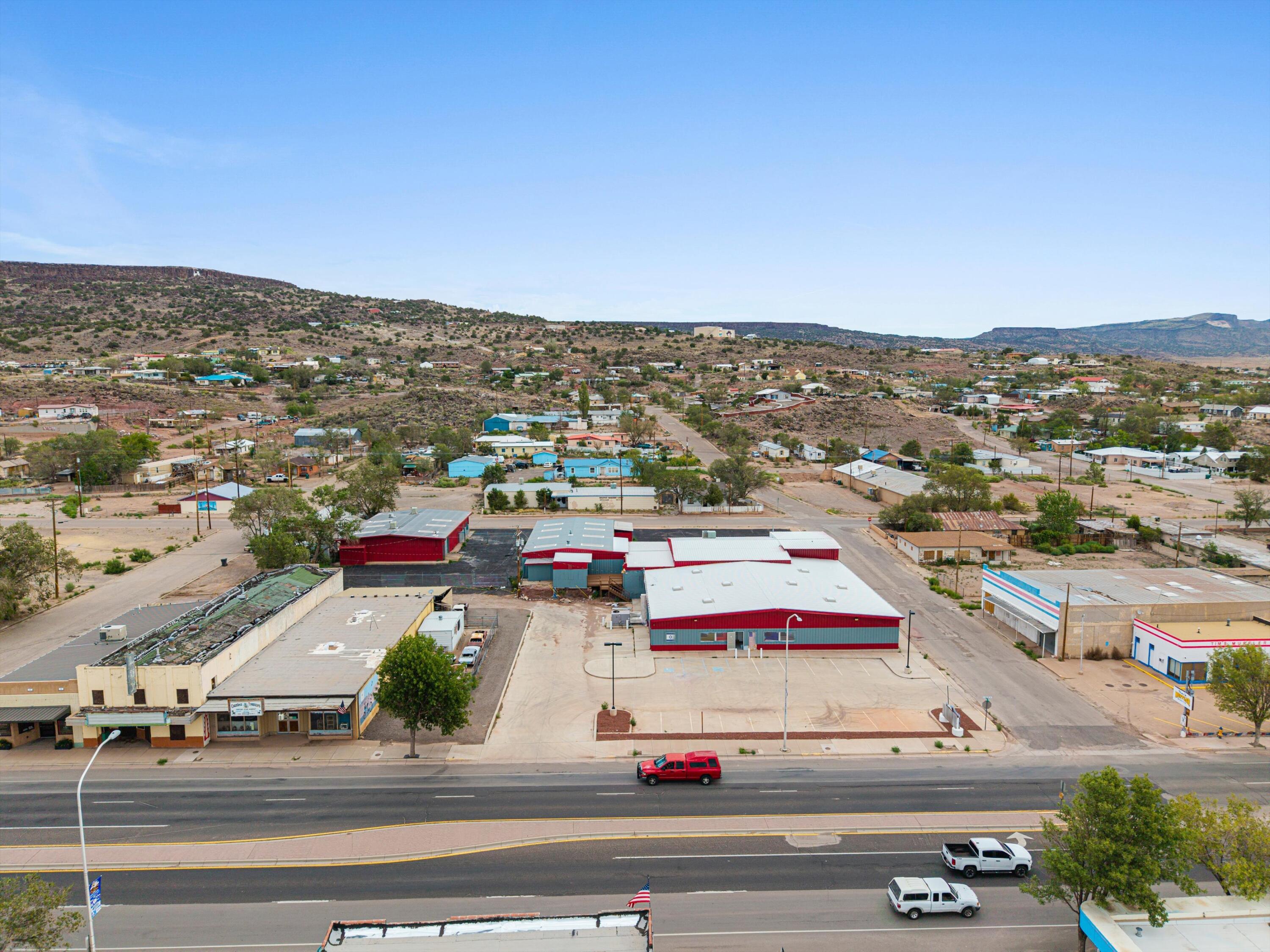 1000 W Santa Fe Avenue