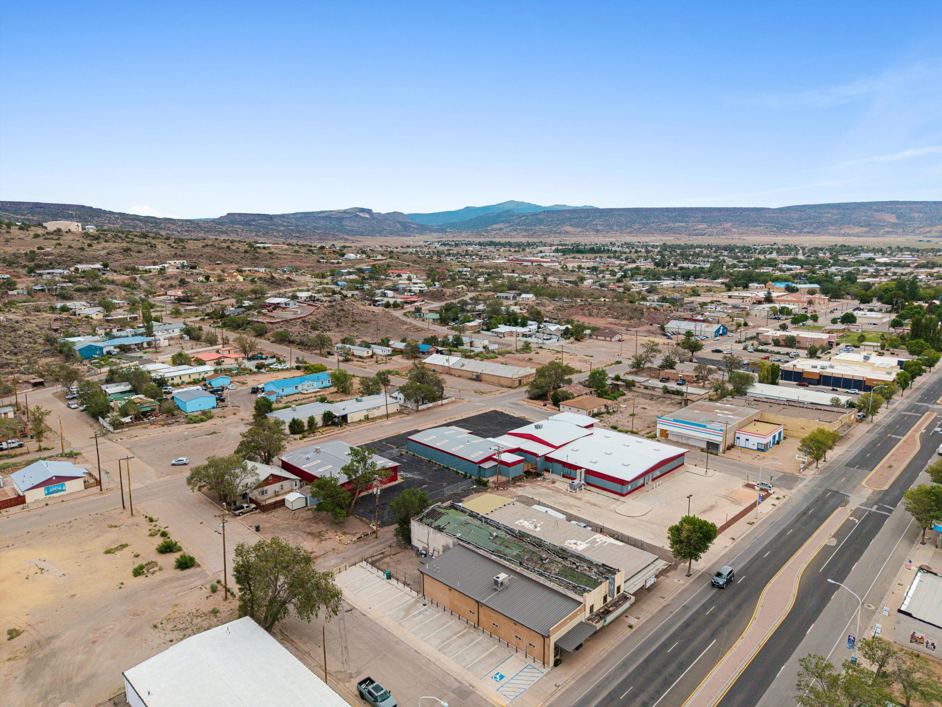 1000 W Santa Fe Avenue