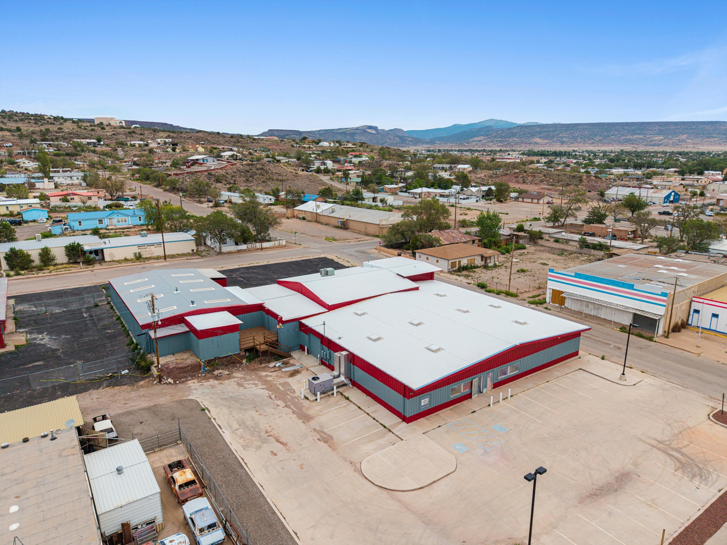 1000 W Santa Fe Avenue