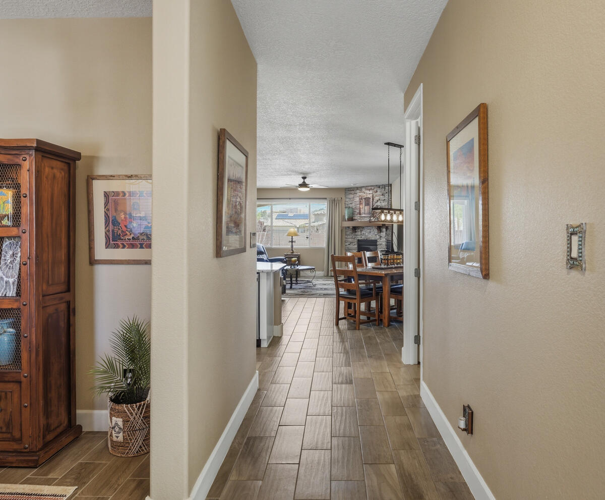 1827 Truchas Peak Trail NE