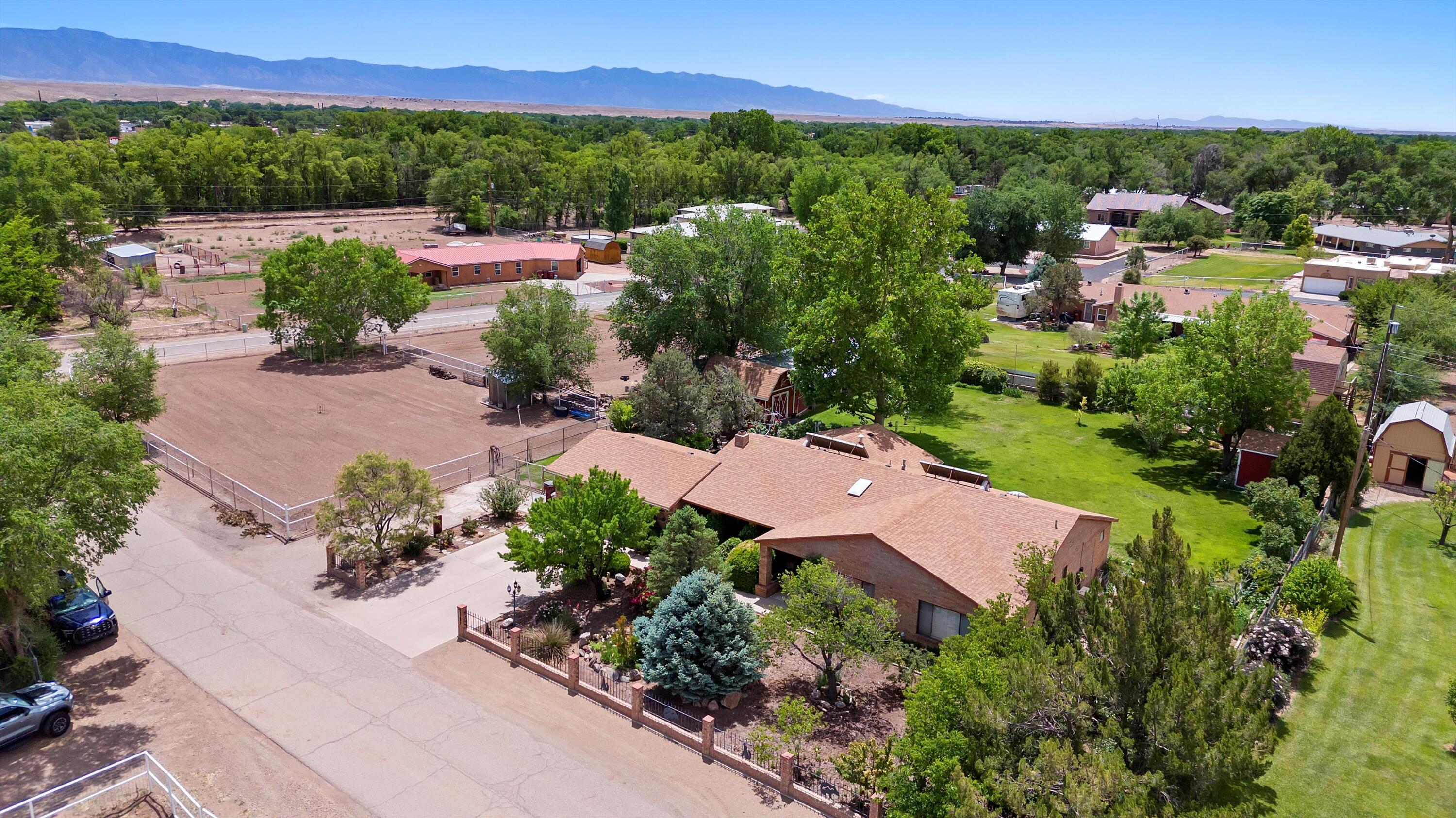 535 La Plata Drive, Bosque Farms, New Mexico image 2
