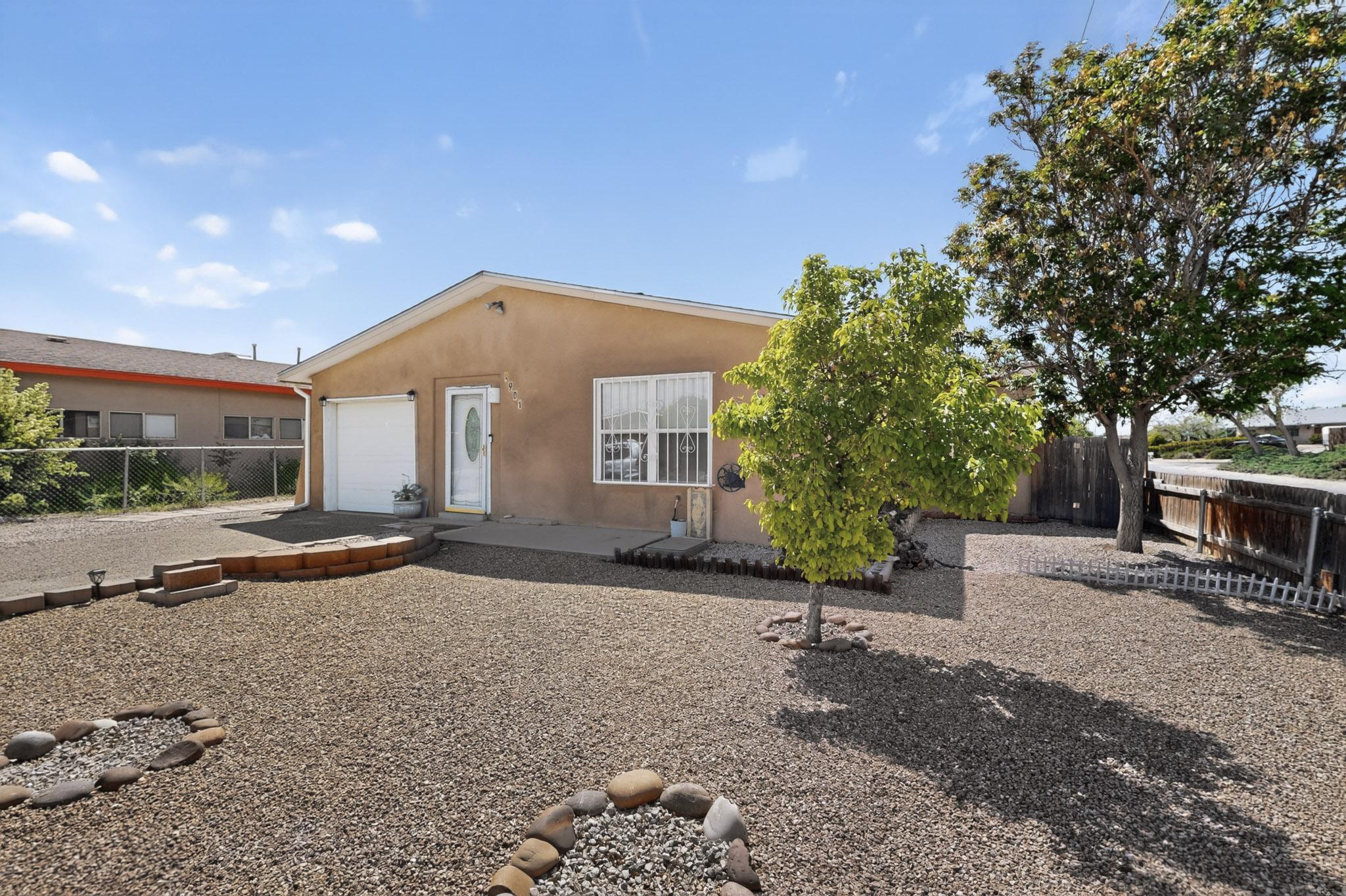 901 Montana Vista Court SE