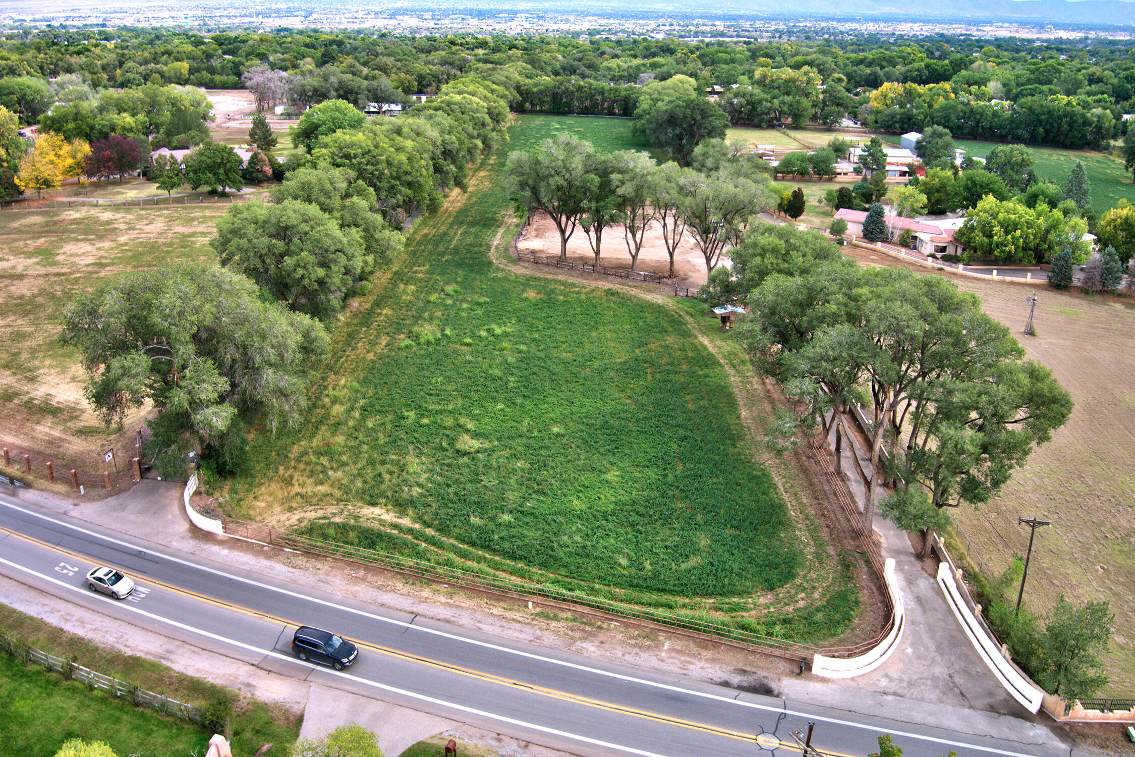 7028 Rio Grande Boulevard, Los Ranchos, New Mexico image 5