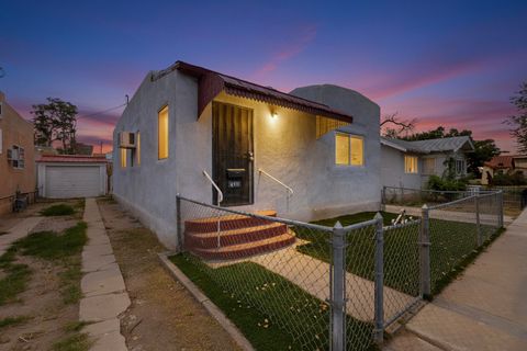 Photo of 318 9th Street SW, Albuquerque, NM 87102 (MLS # 1093433)